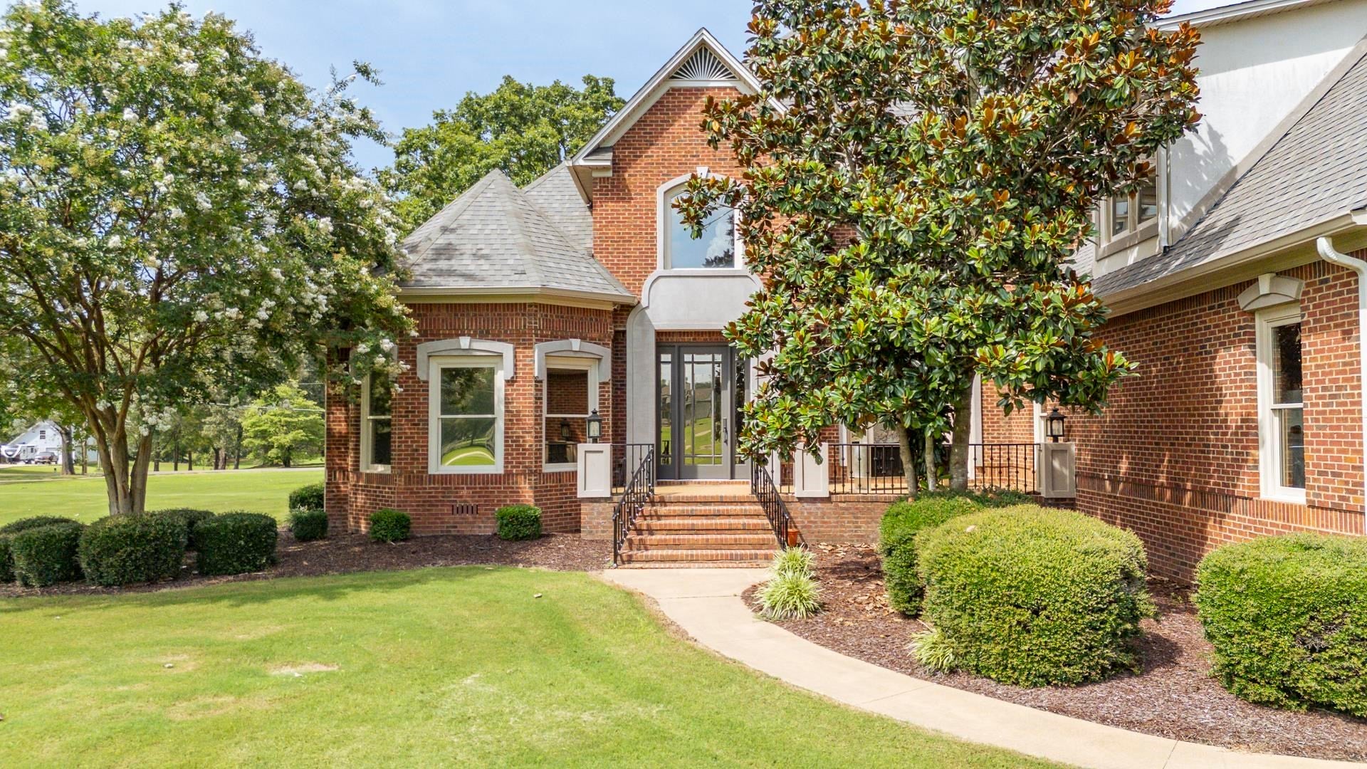 245 NELLIE LN