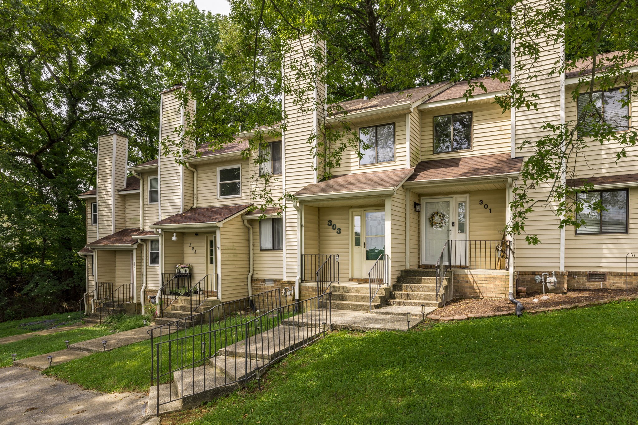View Hendersonville, TN 37075 house