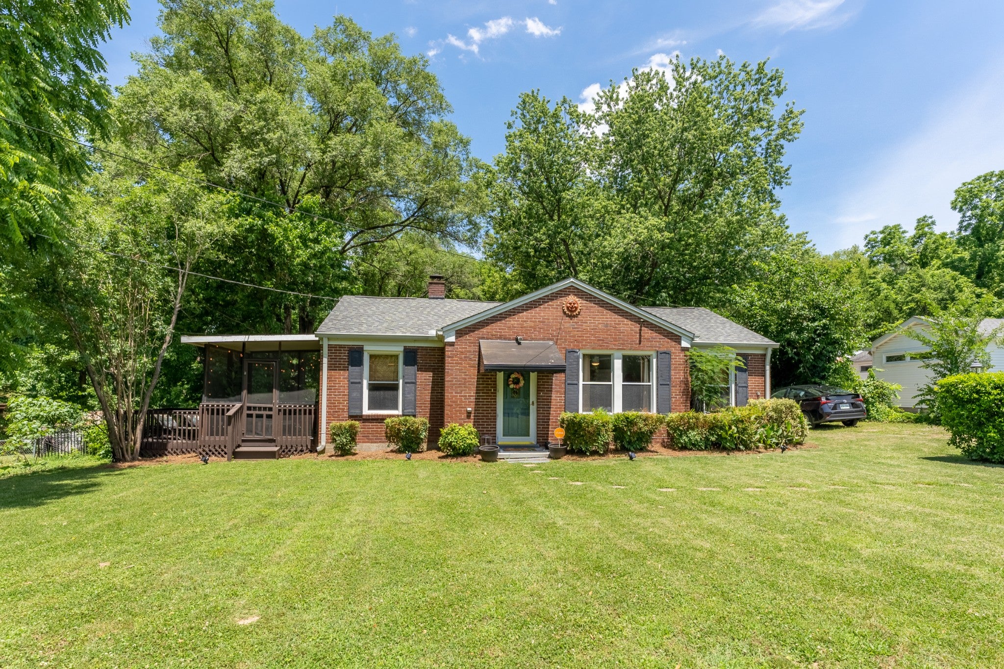3-bed listing at 733 Greymont Dr, Nashville