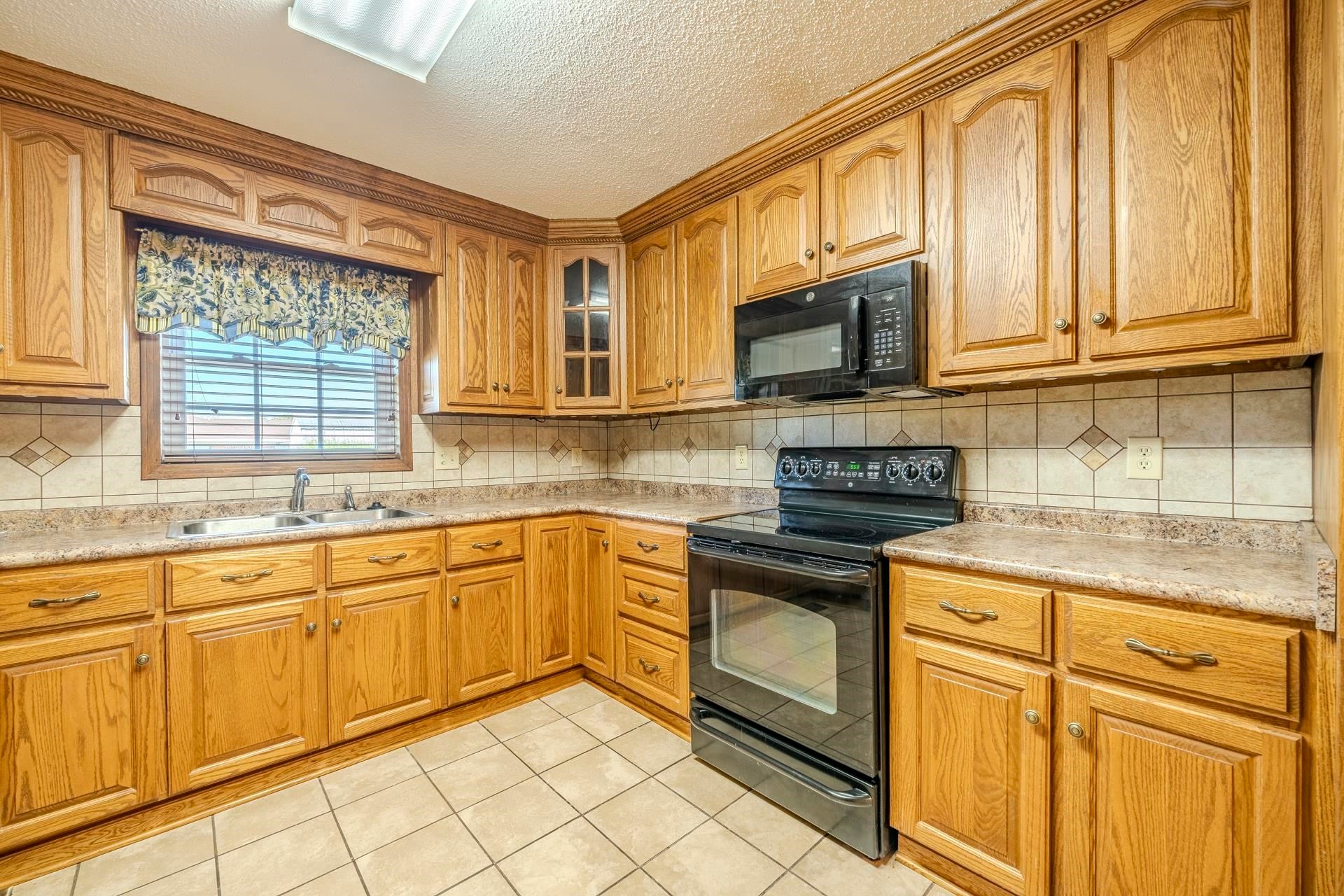 160 DOVE DR