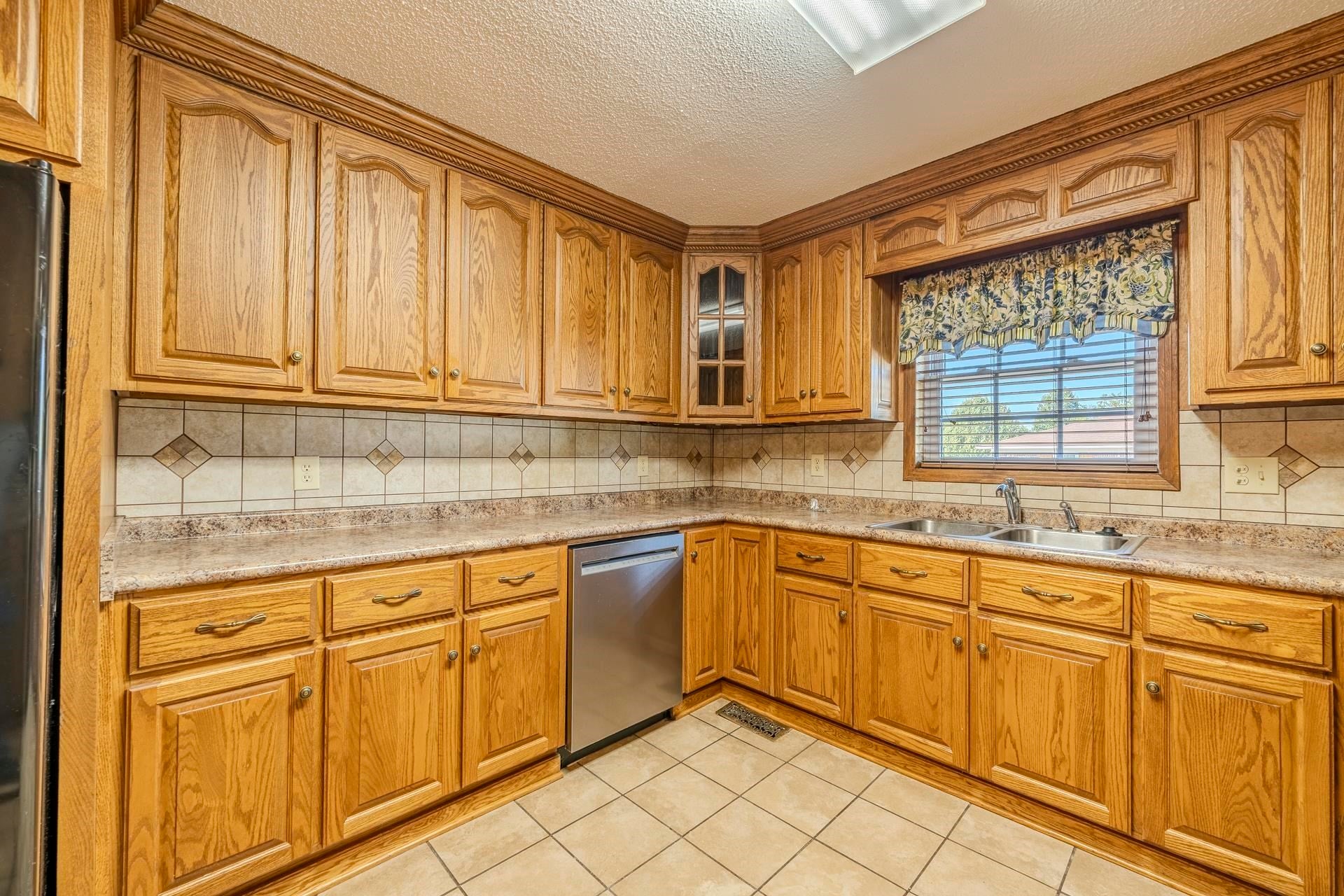 160 DOVE DR