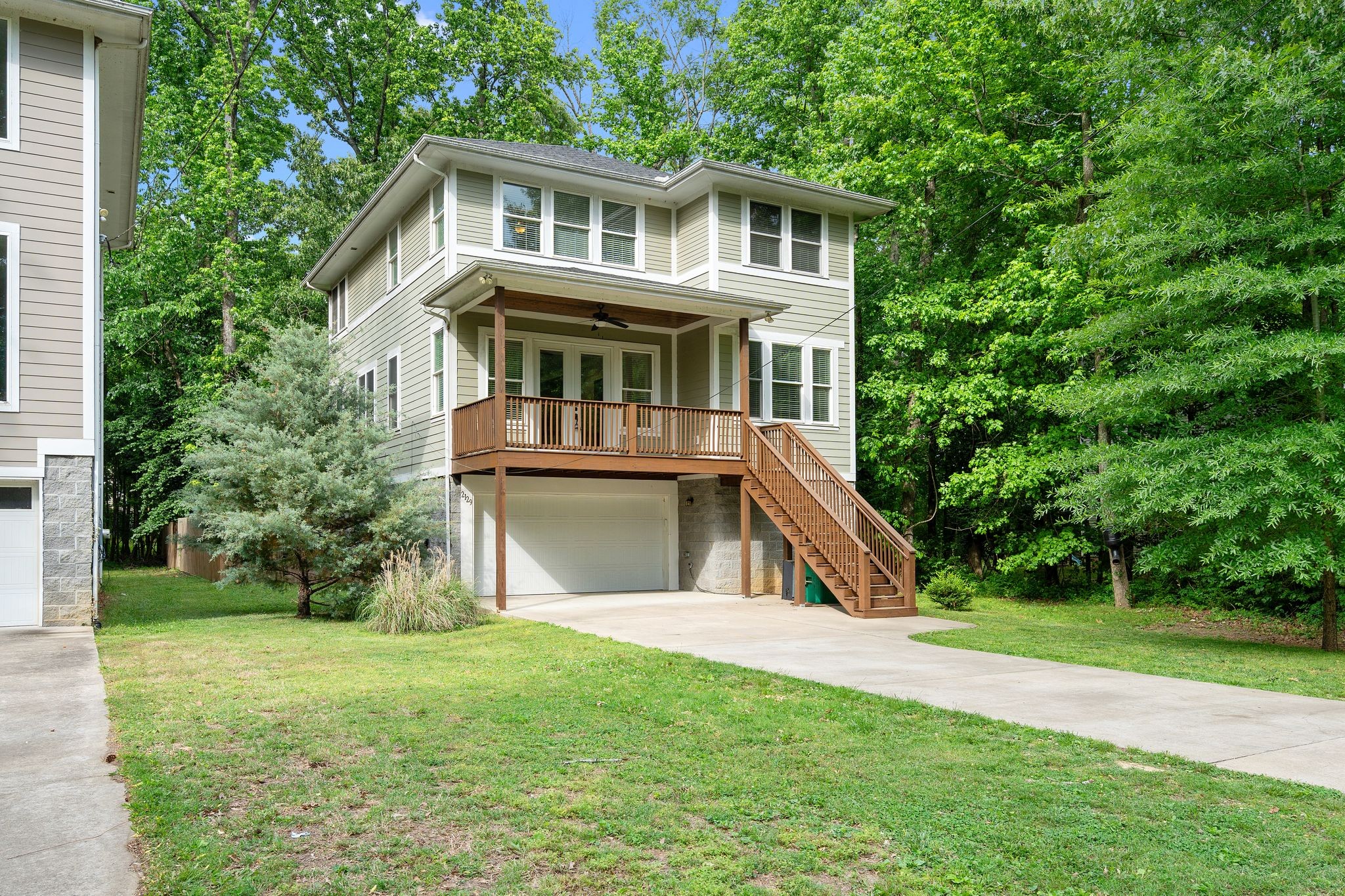 2129 Wooddale Ln