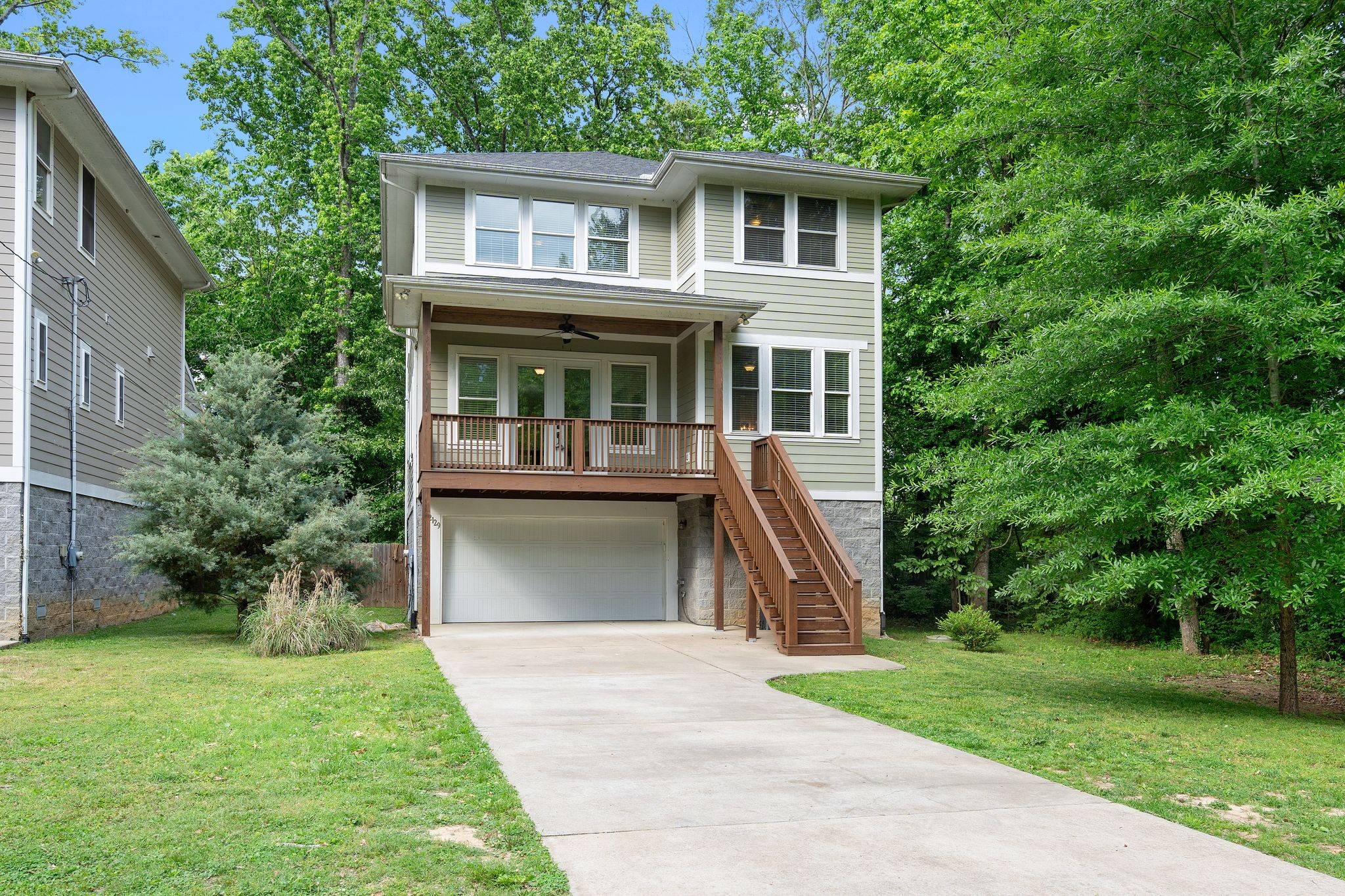 2129 Wooddale Ln