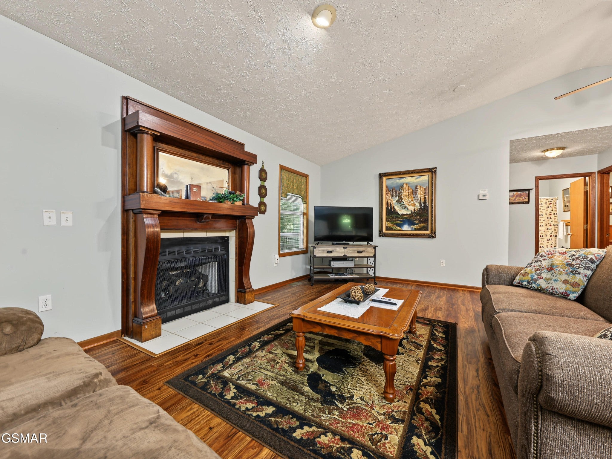1533 Honey Bee Cove Way