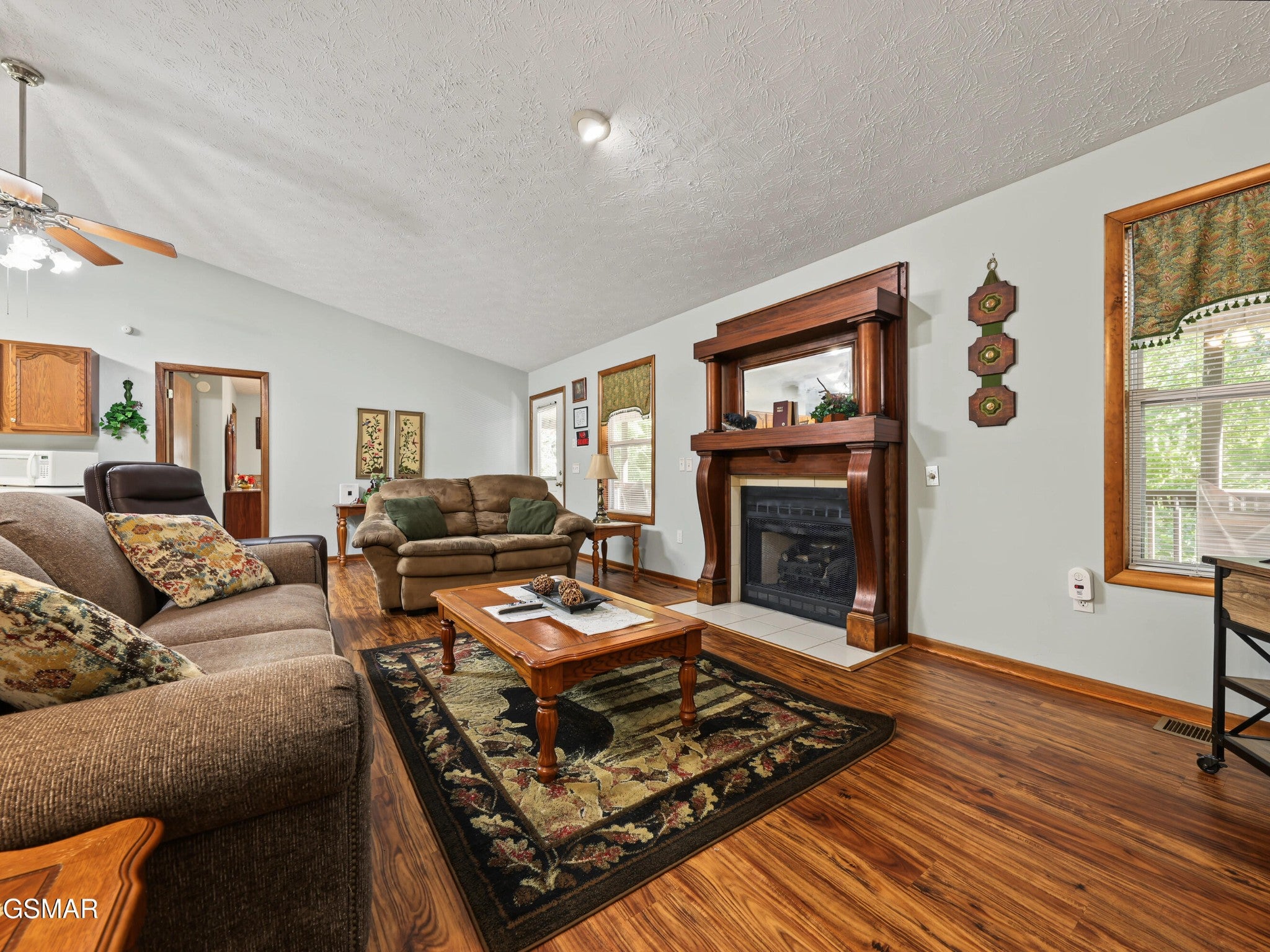 1533 Honey Bee Cove Way