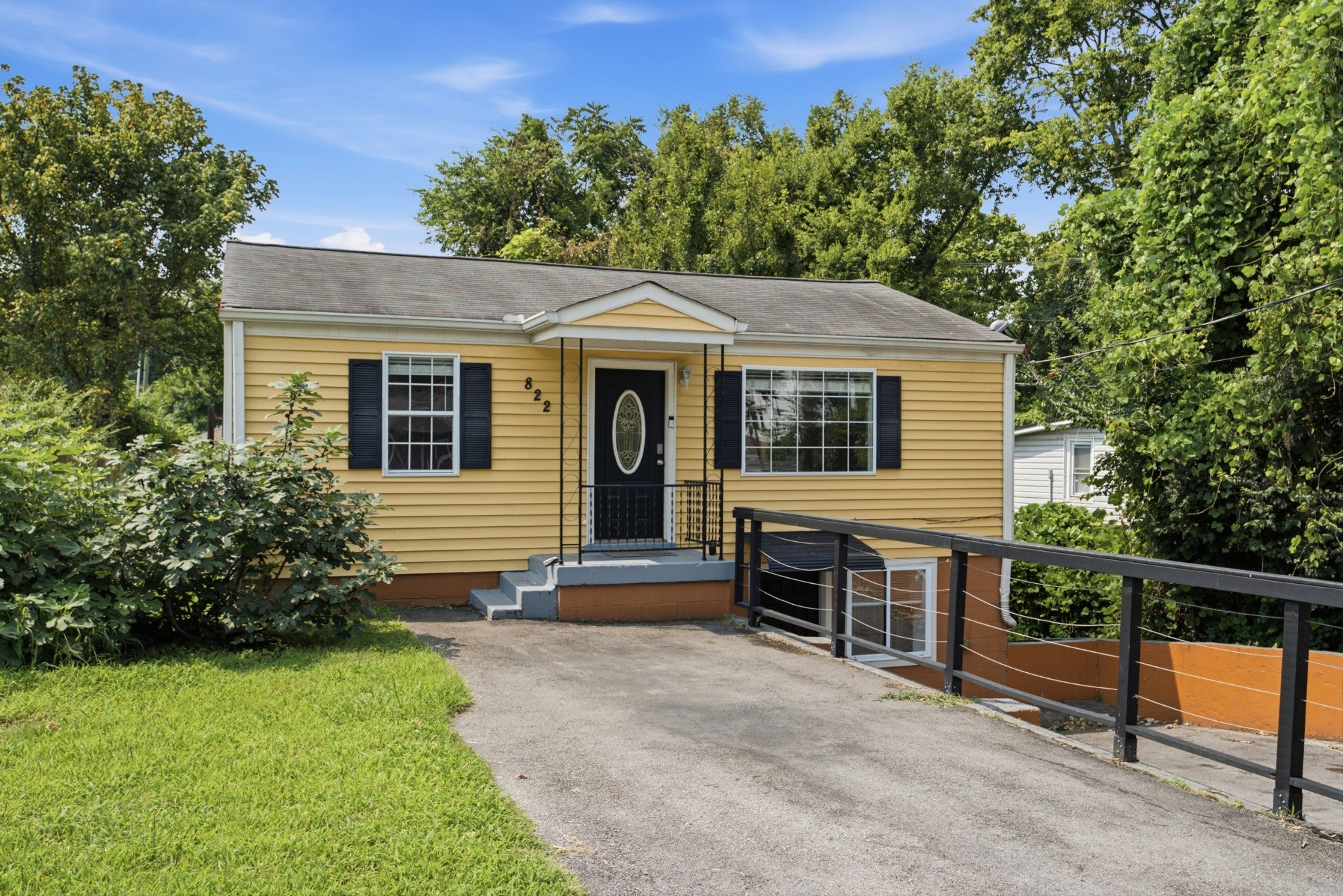 822 Douglas Ave, Nashville TN 37206 4-bed home, photo 5 of 43