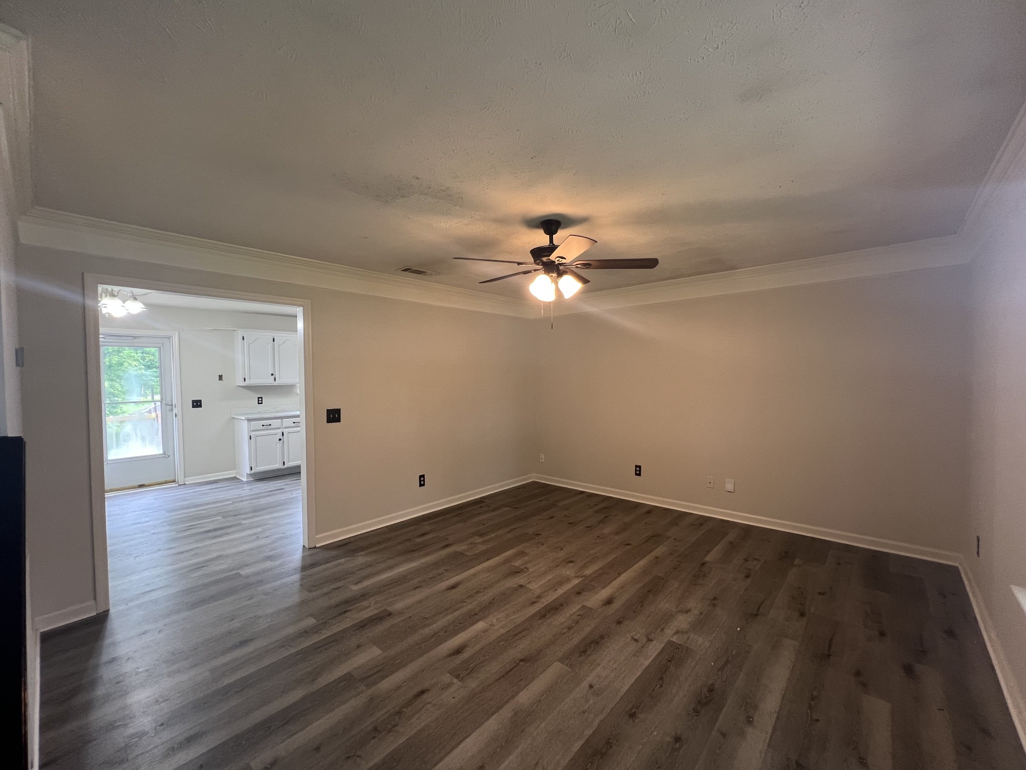 105 Vernon Traylor Dr