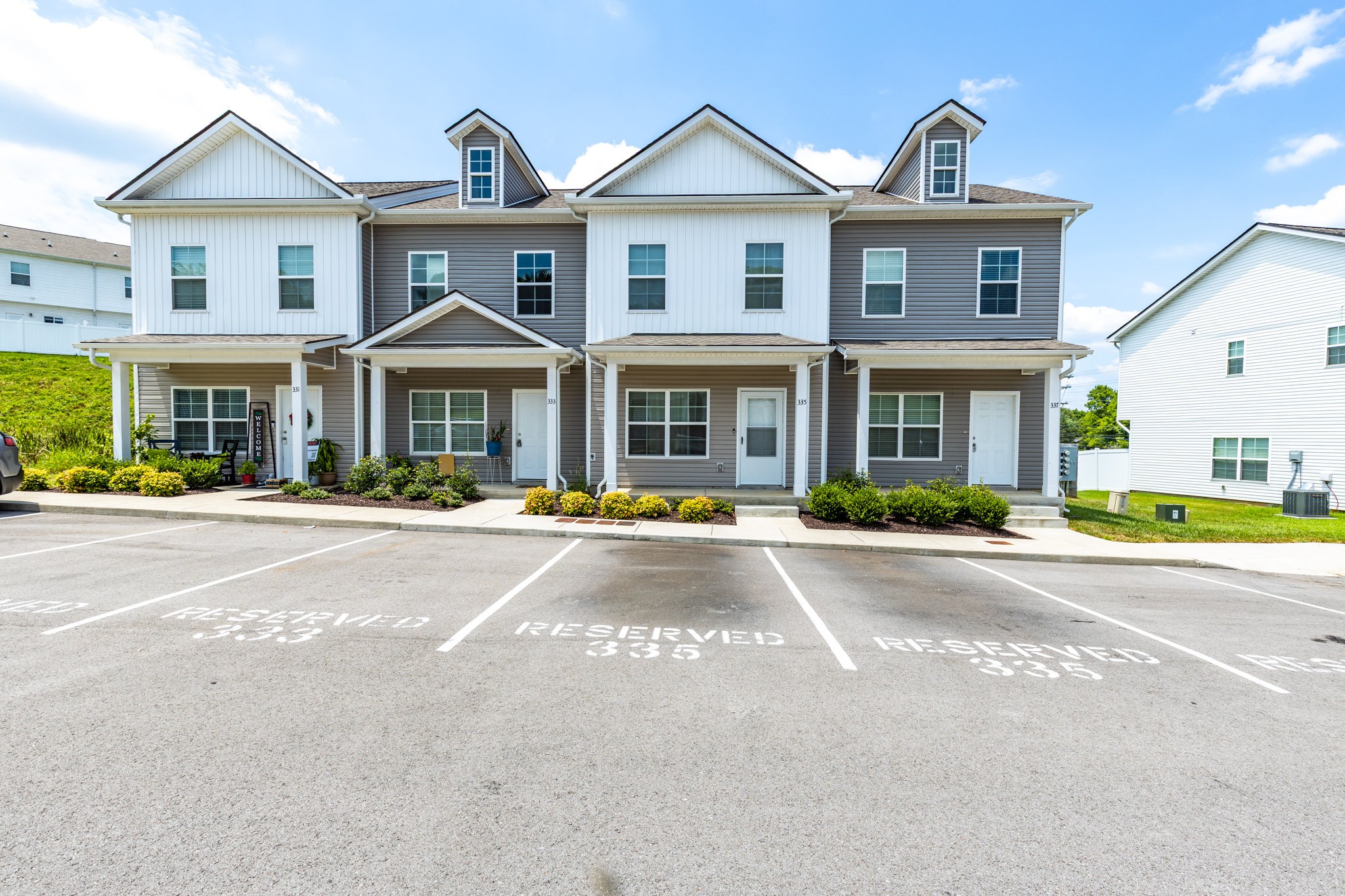 335 Kristen Ct