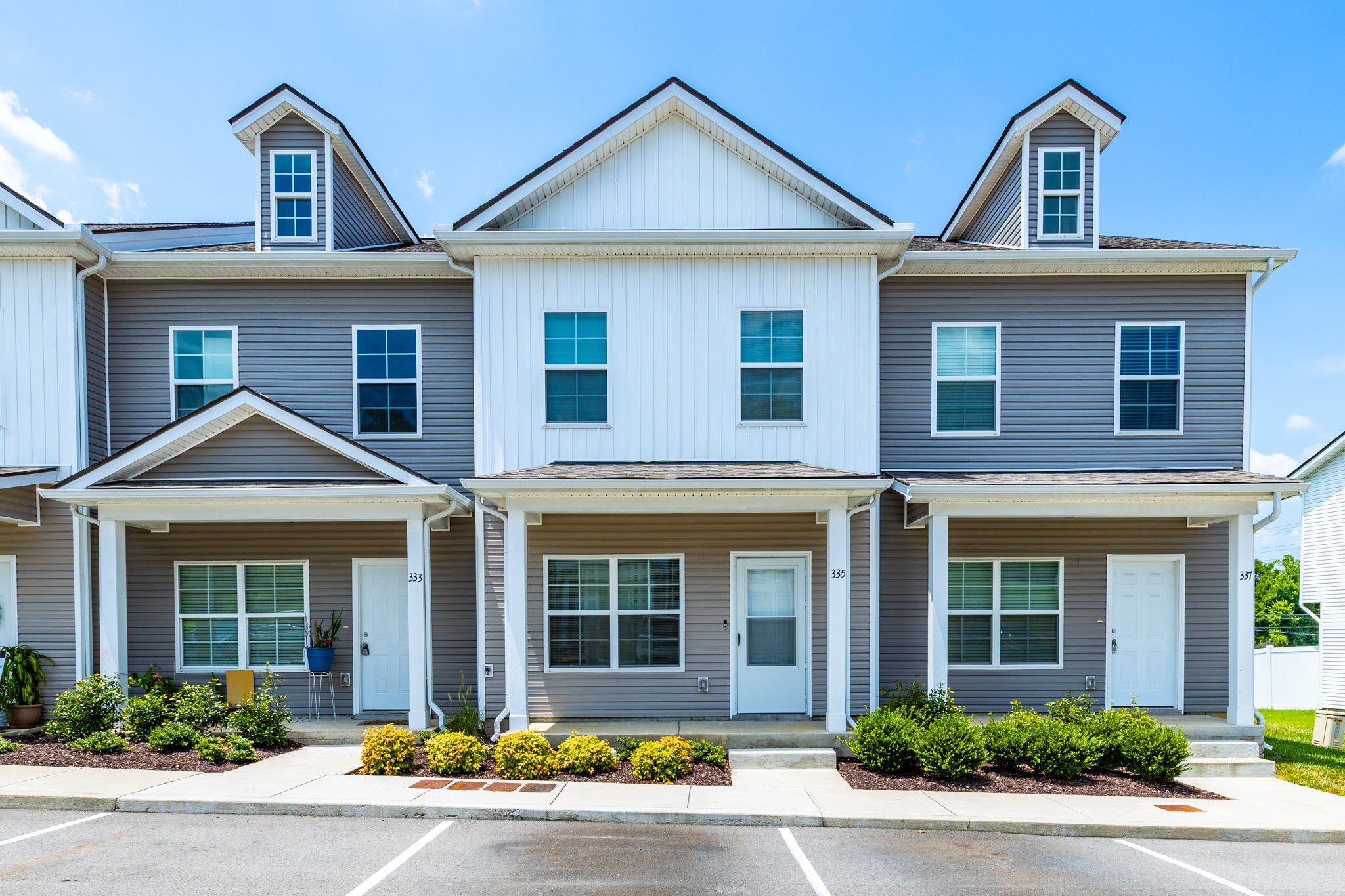 335 Kristen Ct