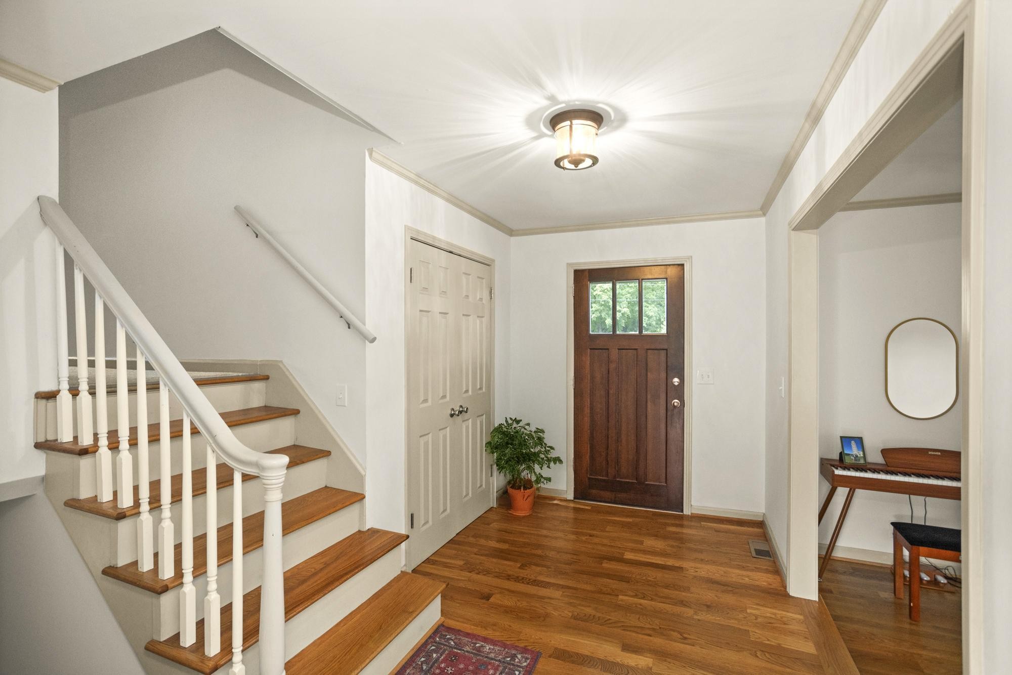 212 Montchanin Dr