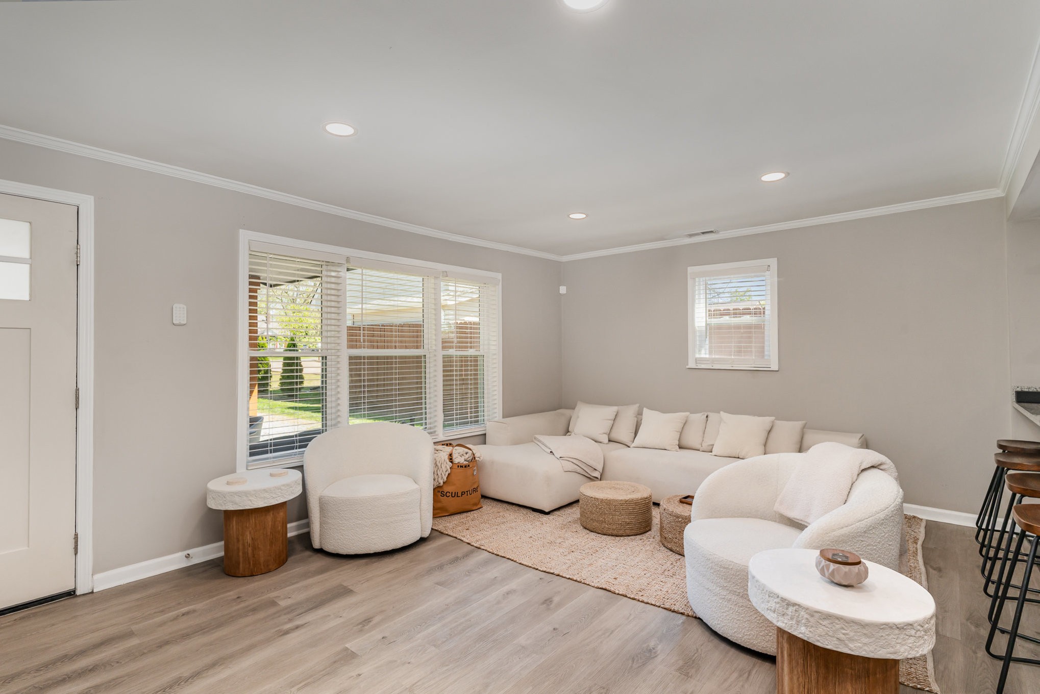 4009 Fairview Dr