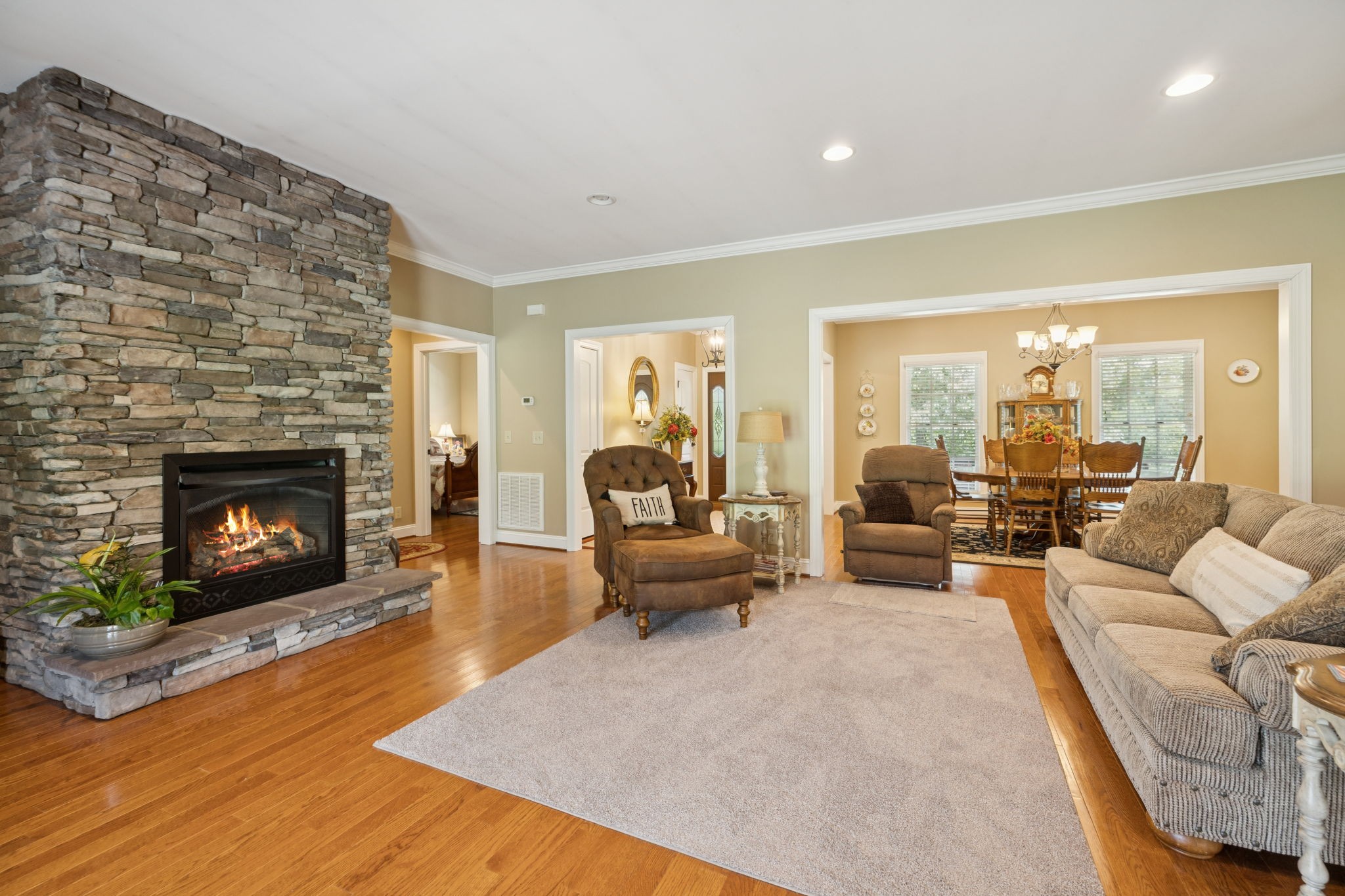 176 Corder Ln