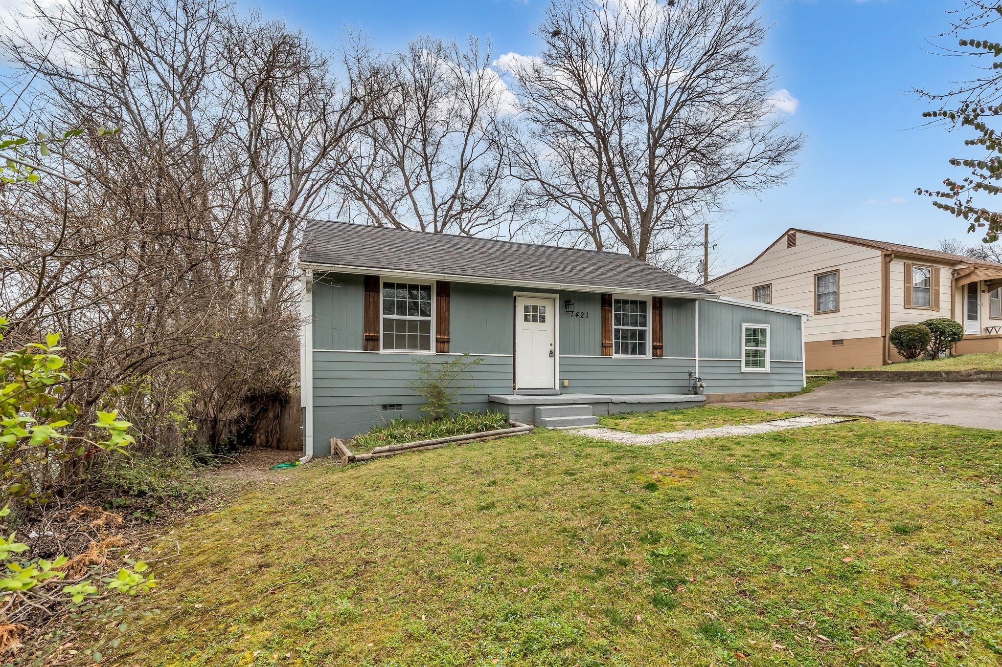1421 Electric Ave, Nashville TN 37206 3-bed home, photo 2 of 29