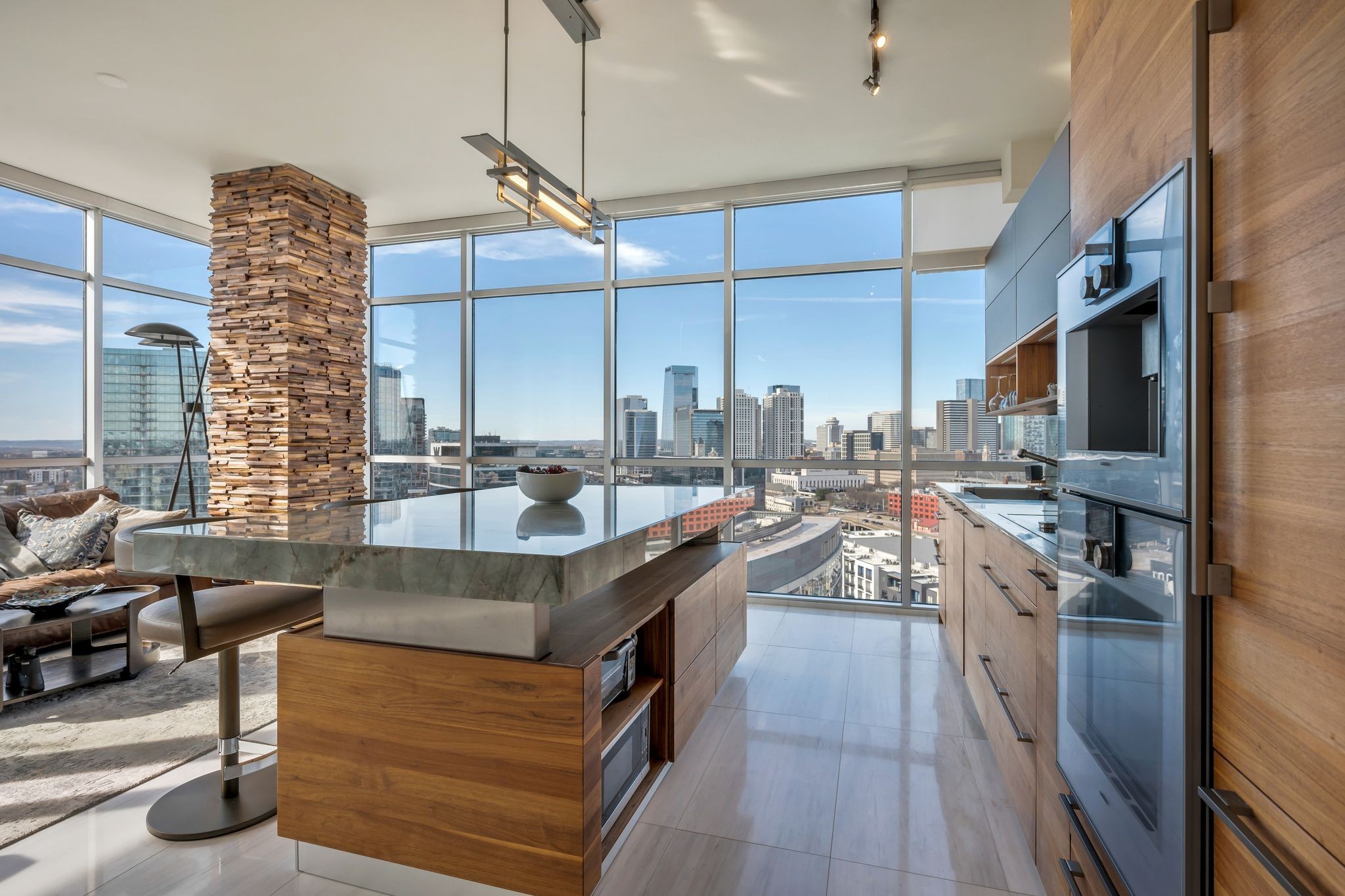 600 12th Avenue S 1801