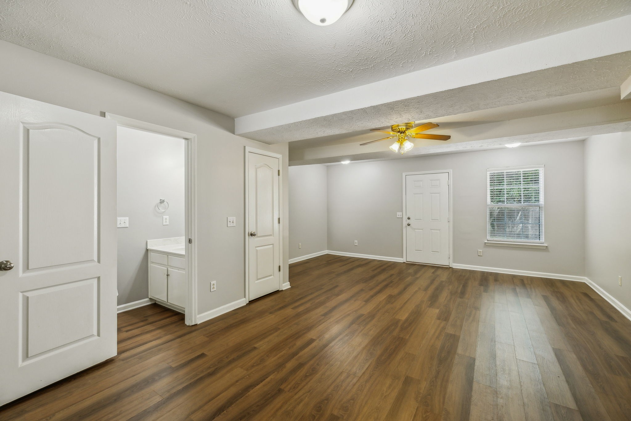 1625 Center Pointe Dr