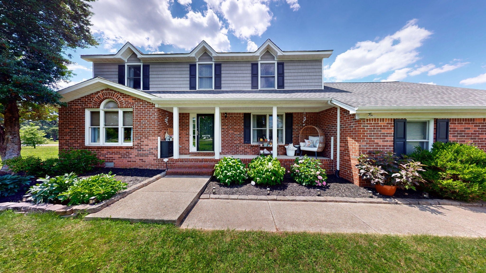 7770 Bridlewood Dr