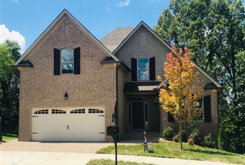 212 Lotus Ct Hendersonville TN 37075