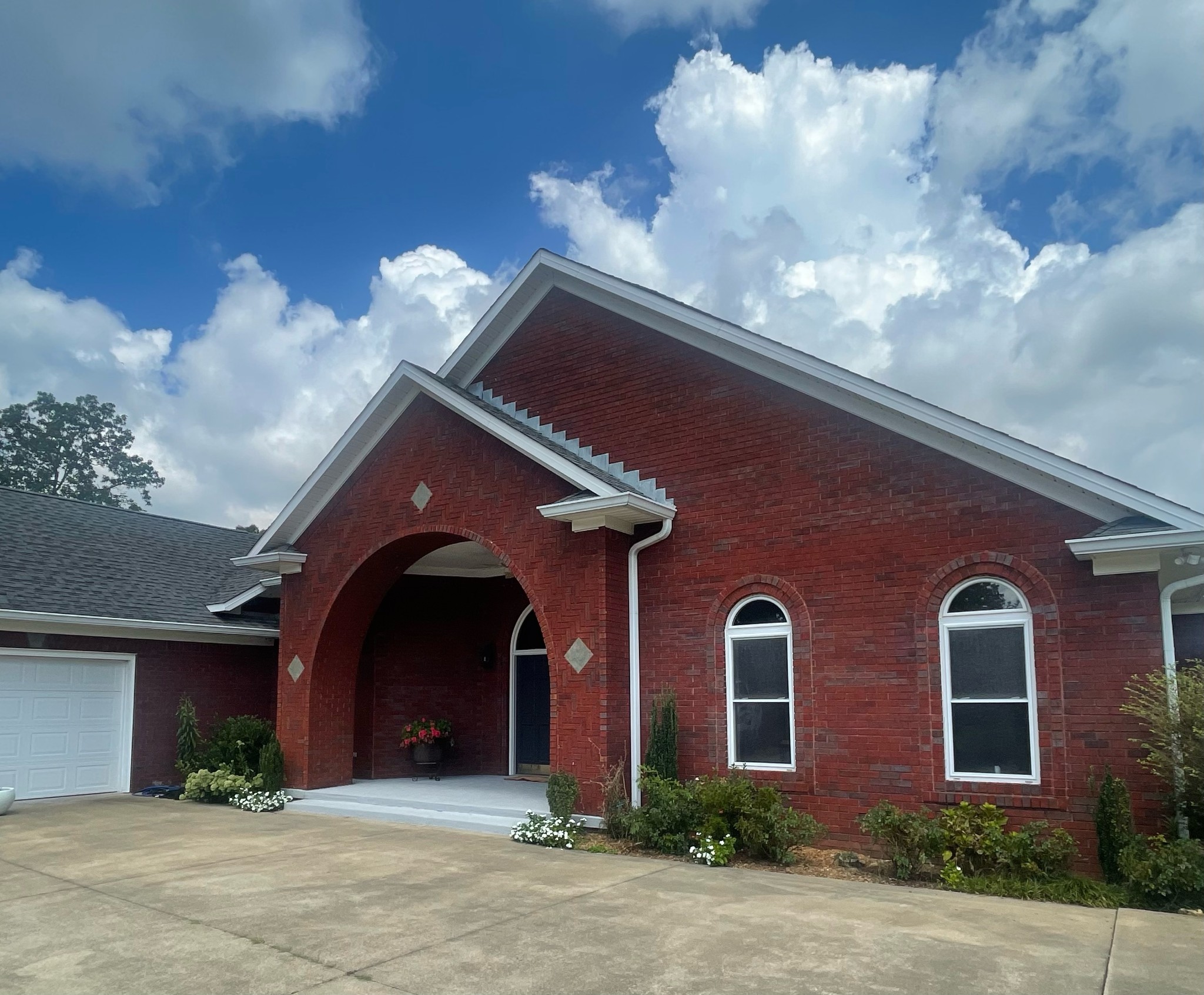 140 Tyler Ct W