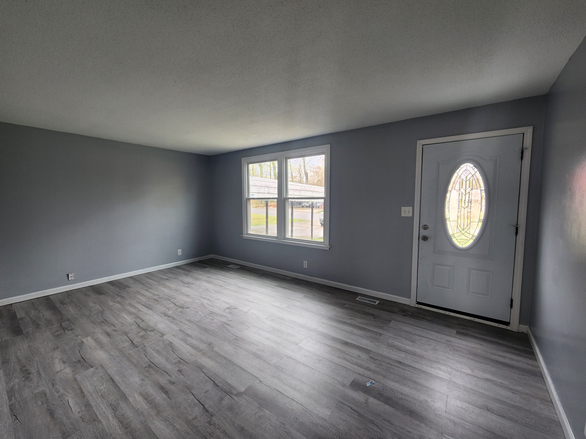 403 Louise Ln