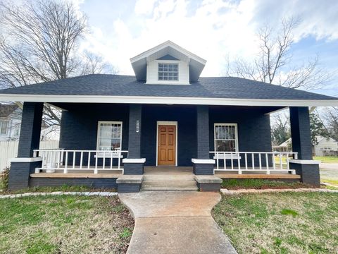 Photo of 121 N Cedar St, Winchester, TN 37398 (MLS # 3139451)