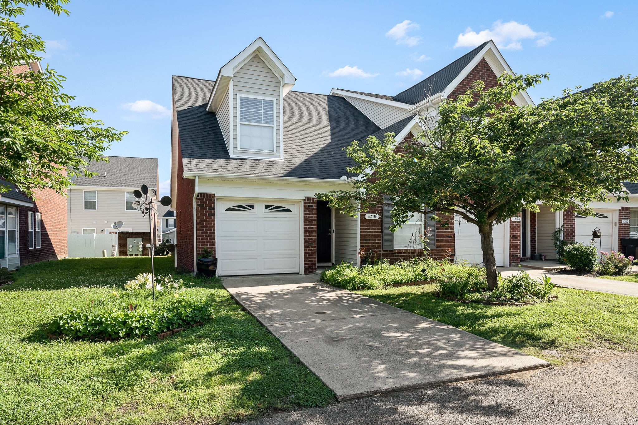 4210 Aurora Cir