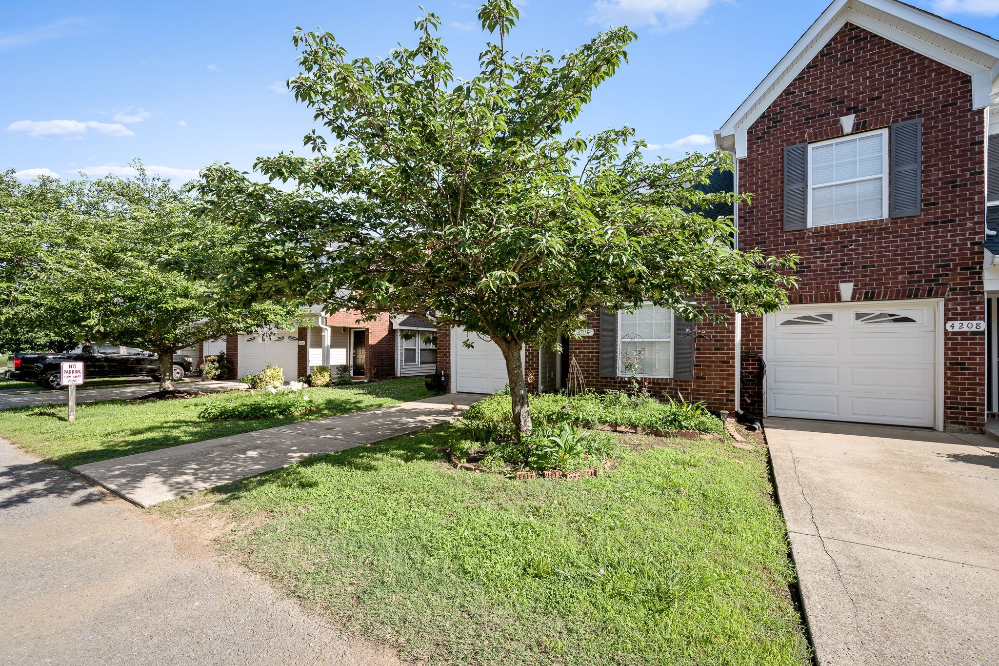 4210 Aurora Cir
