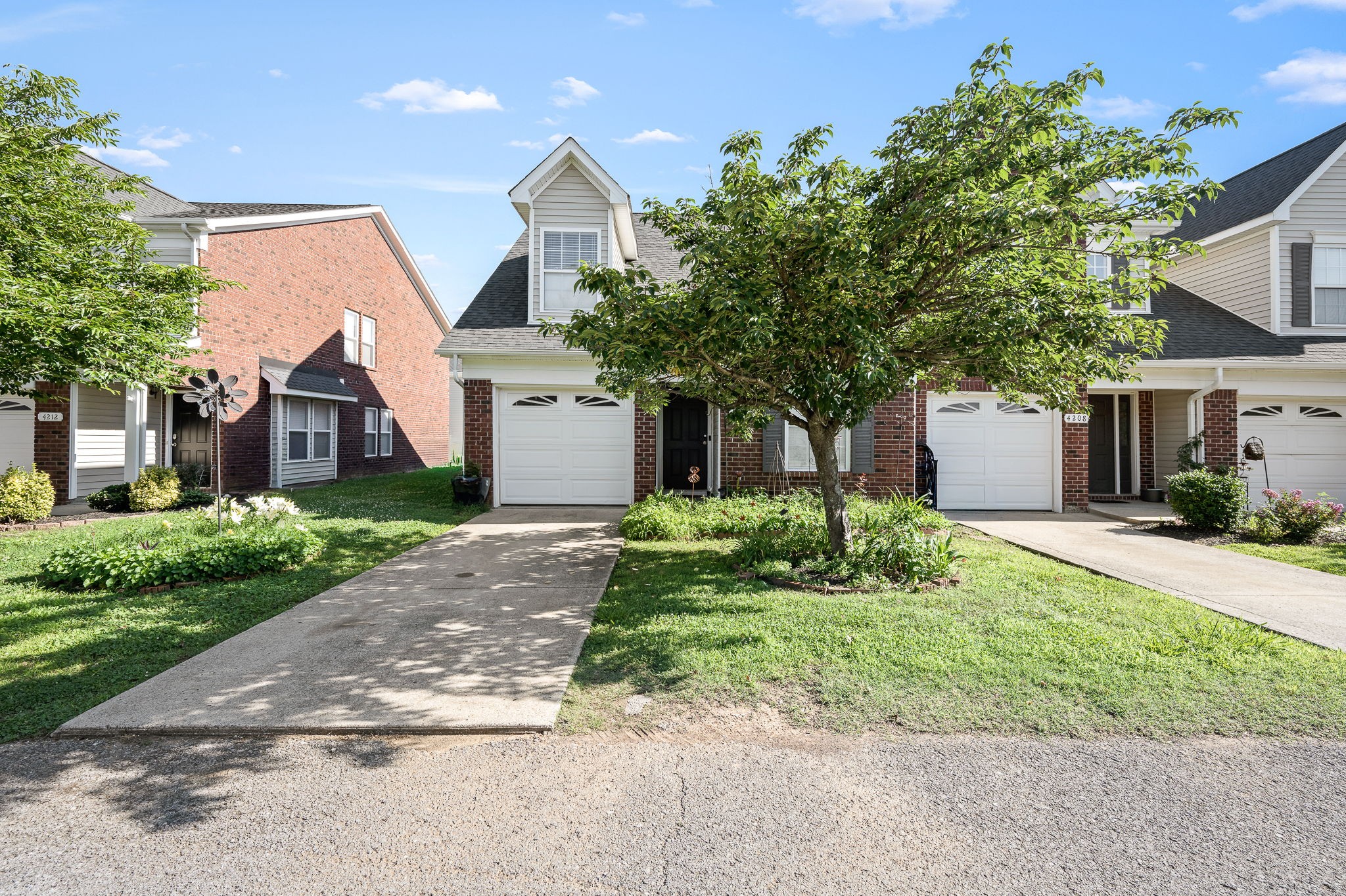4210 Aurora Cir