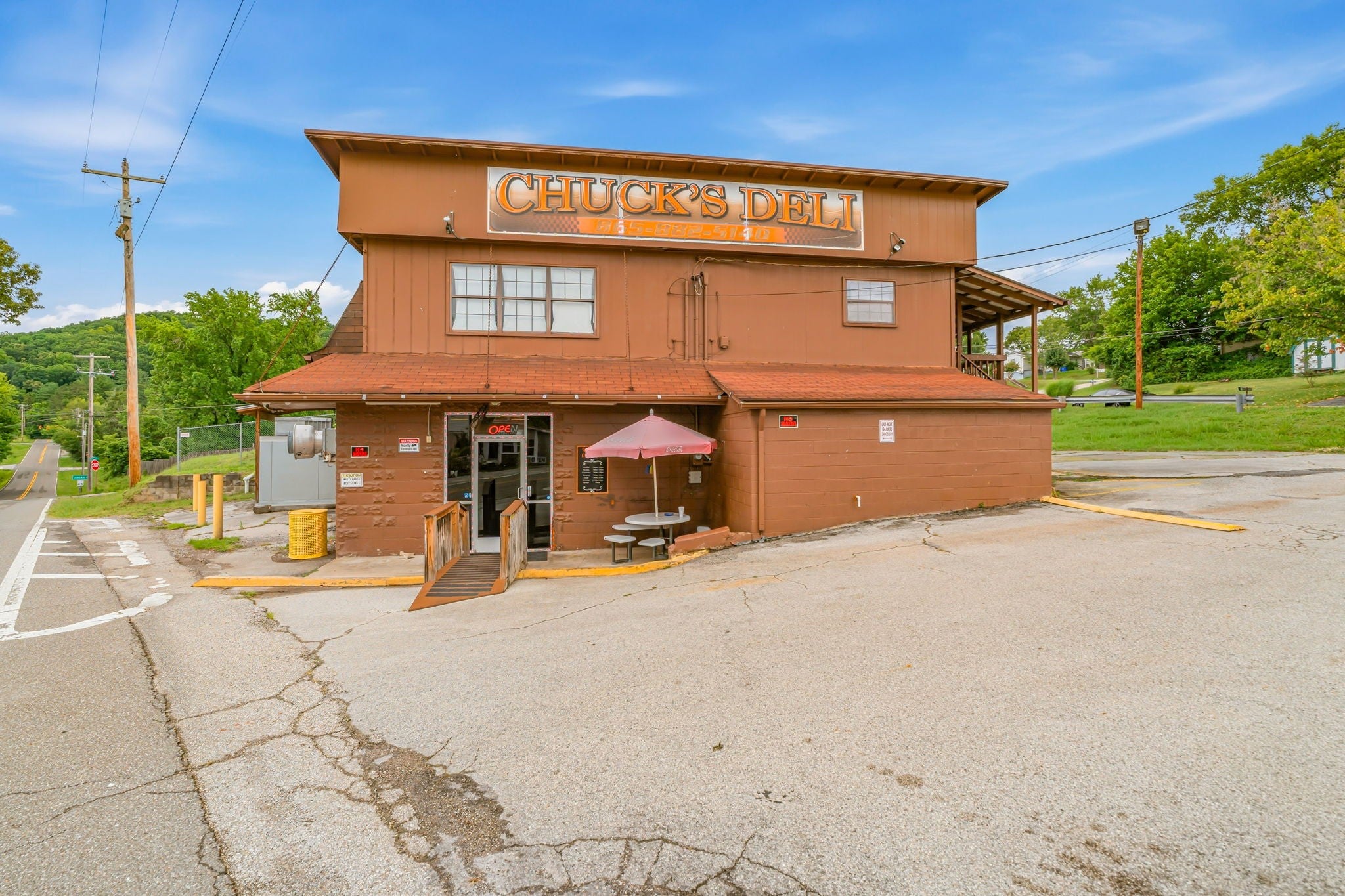 836 Unaka St