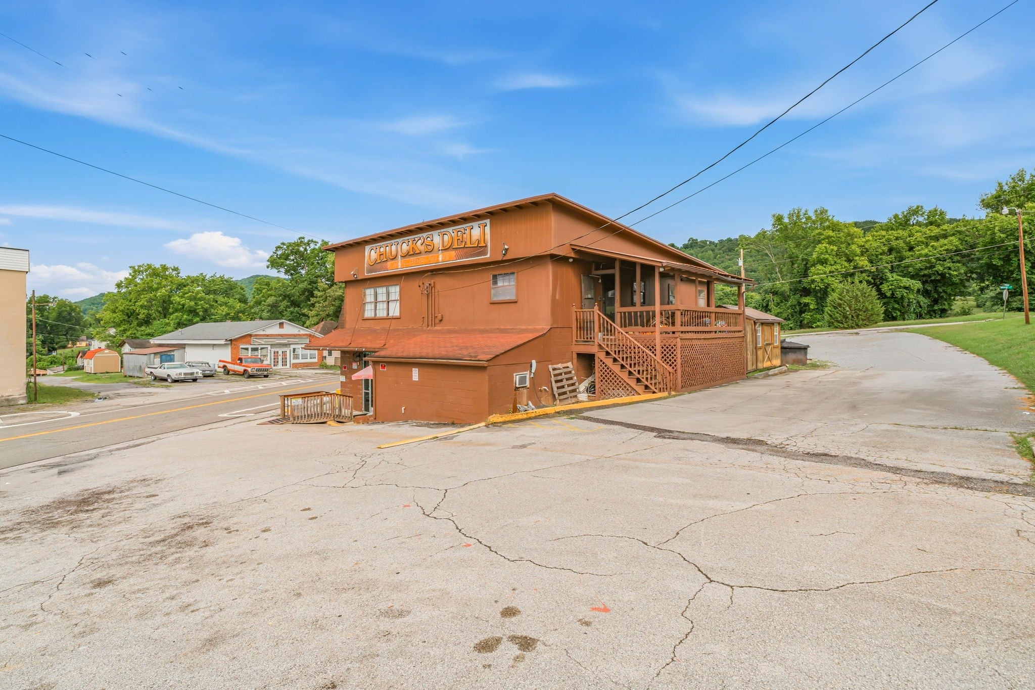 836 Unaka St