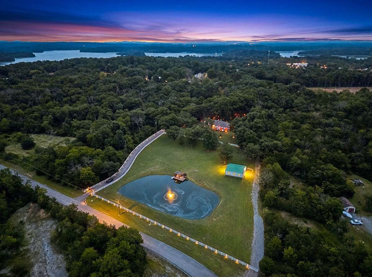 960 Stones River Rd