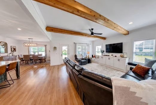 1860 Rhonda Dr