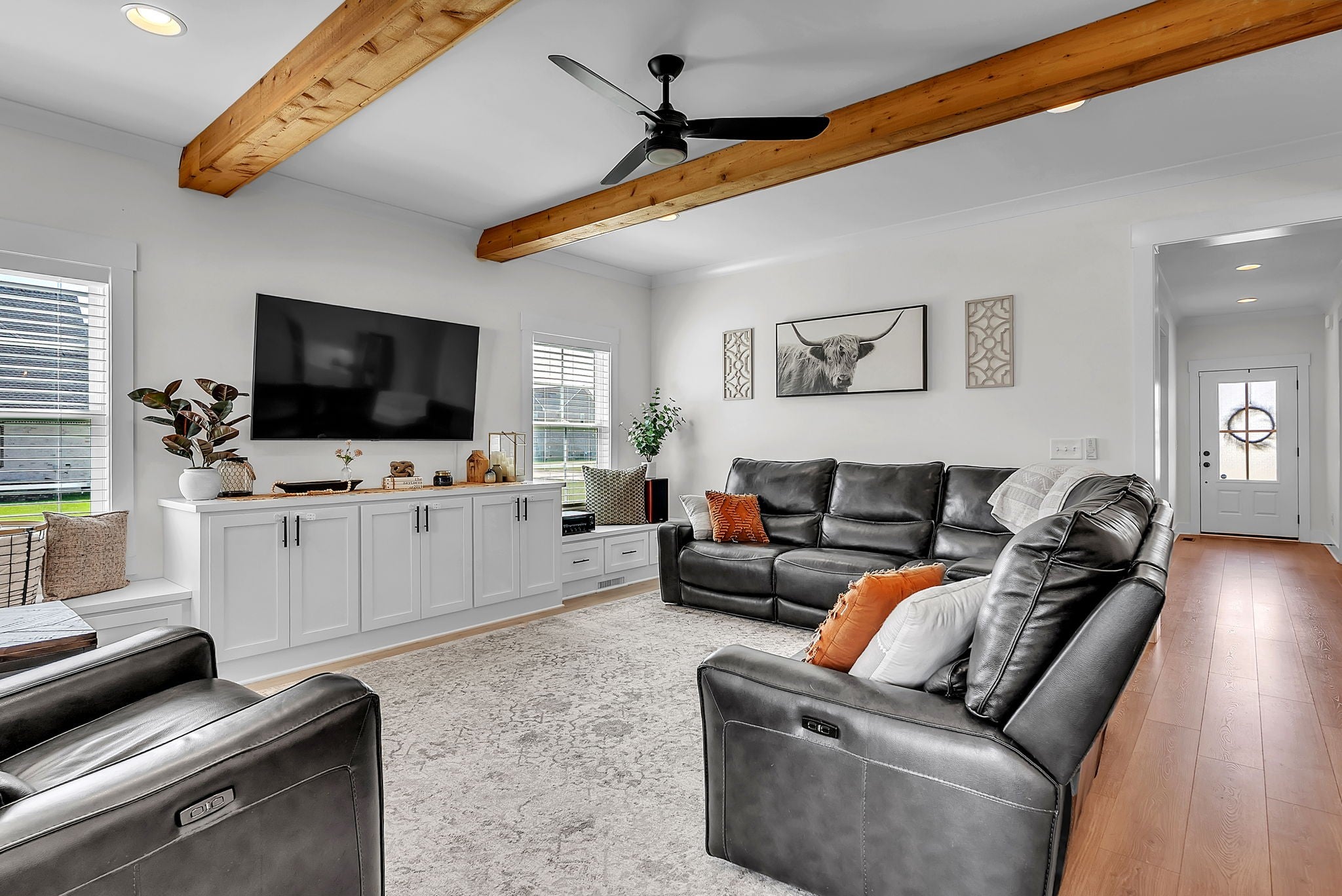 1860 Rhonda Dr