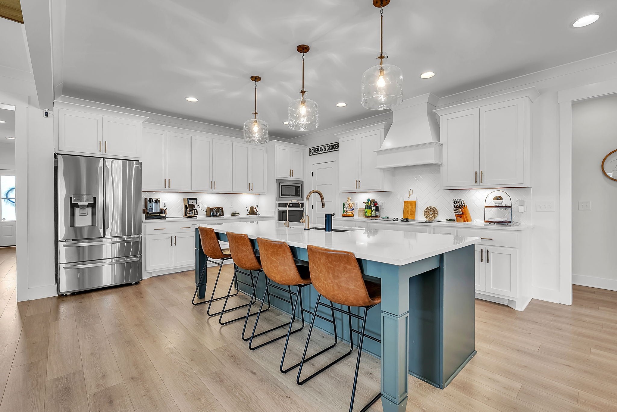 1860 Rhonda Dr