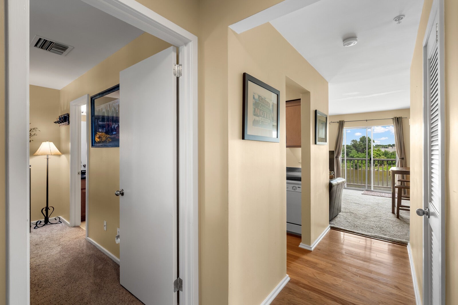 858 1st Ave N 858