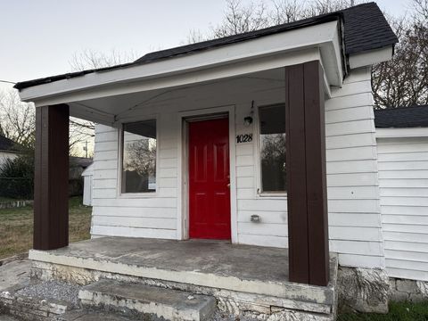 Photo of 1028 Bridge St, Columbia, TN 38401 (MLS # 3061634)