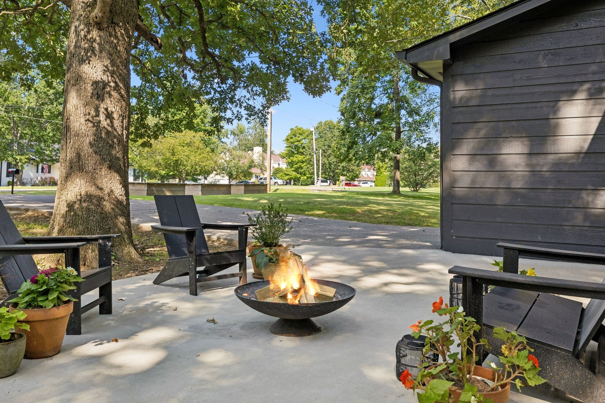 345 Twin Oaks Dr