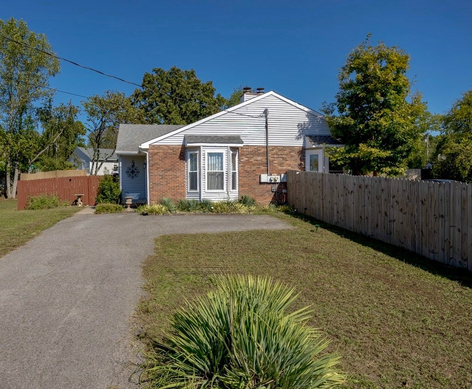 1209 Cabana Cir
