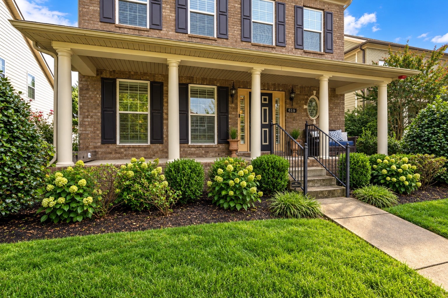 619 Streamside Ln