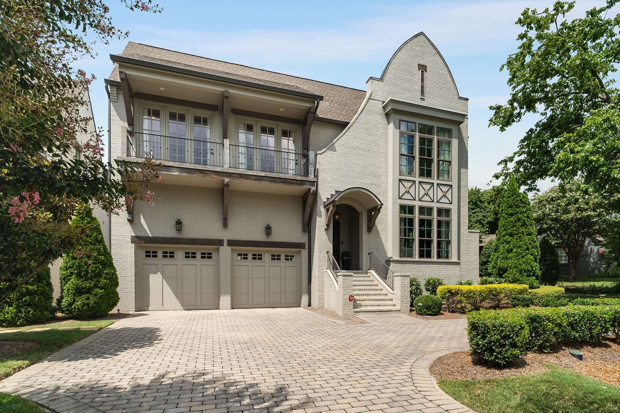 5-bed listing at 2028 Castleman Drive, Nashville