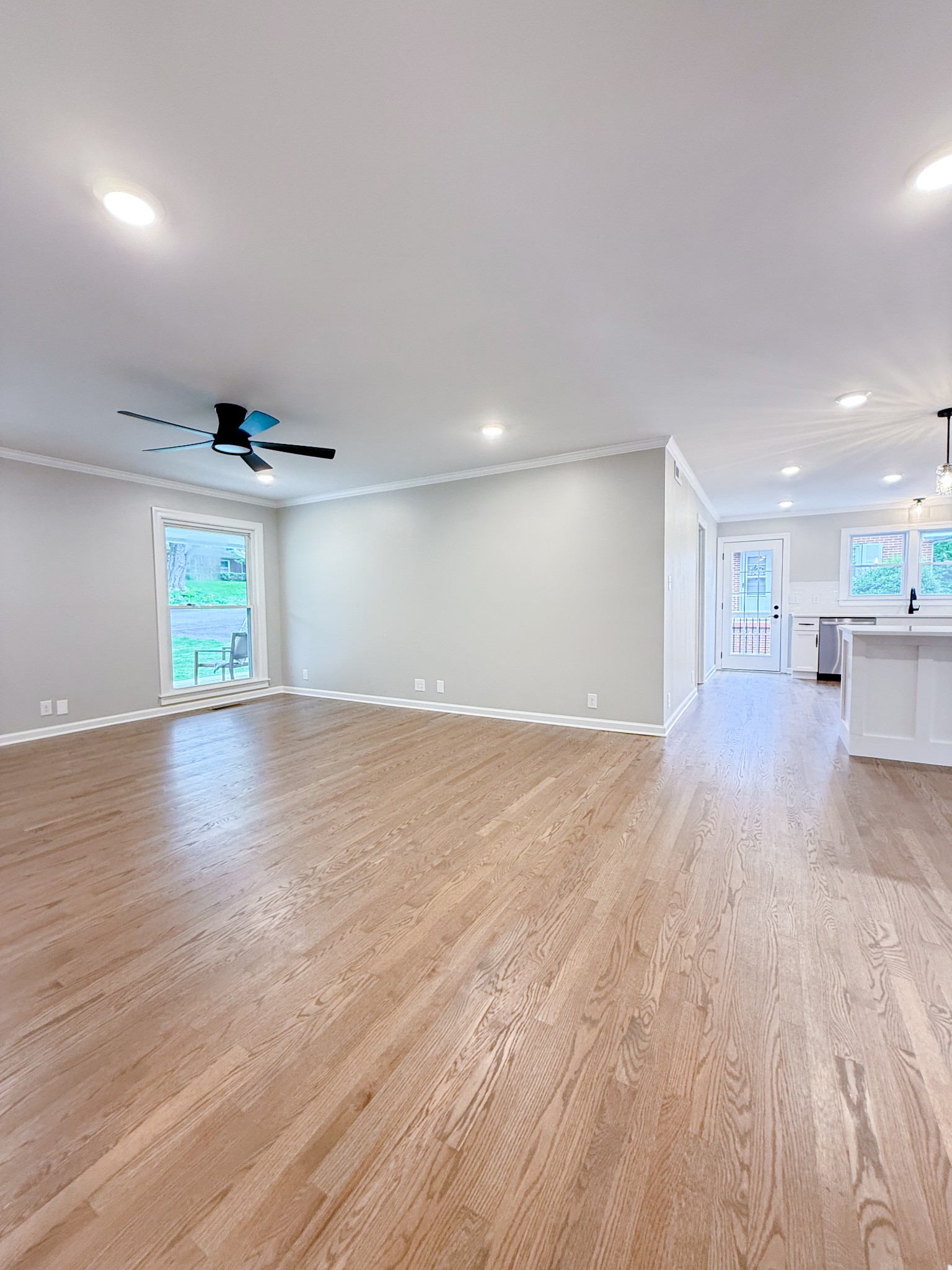 108 N Sequoia Dr