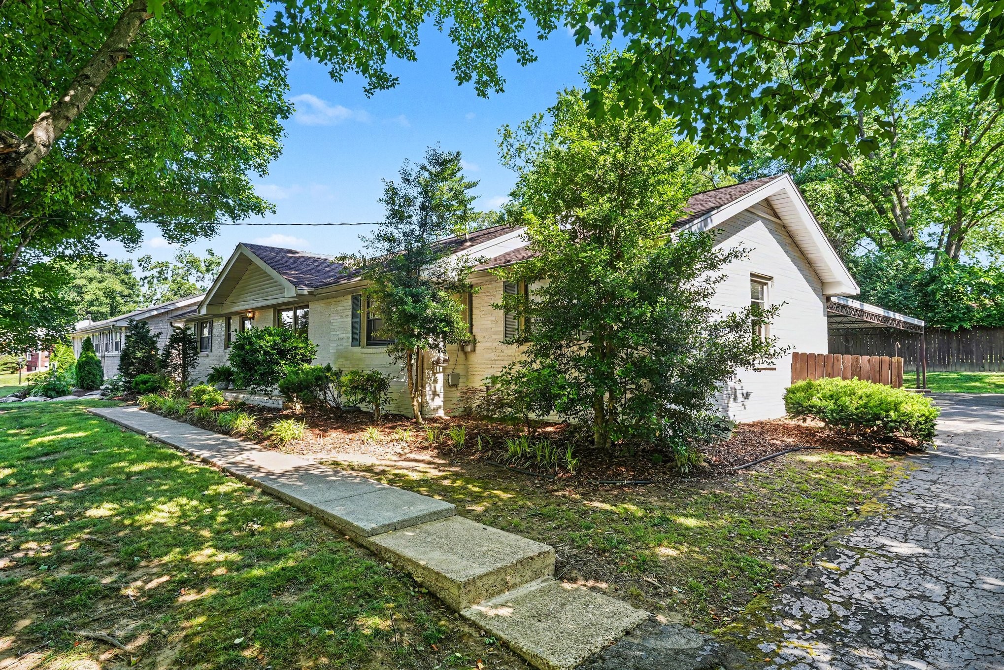 1908 Pinehurst Dr