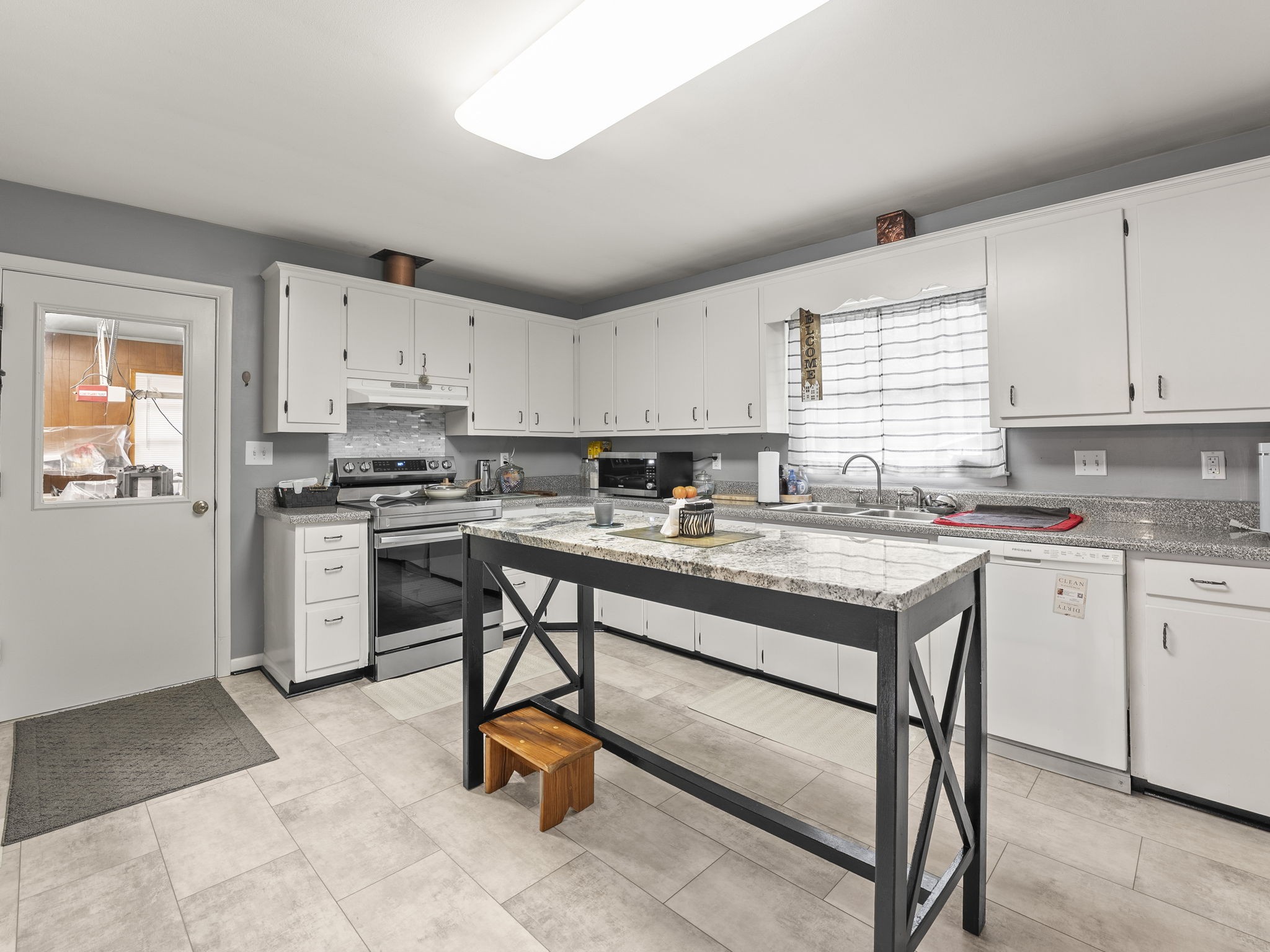 301 Shephard Street N