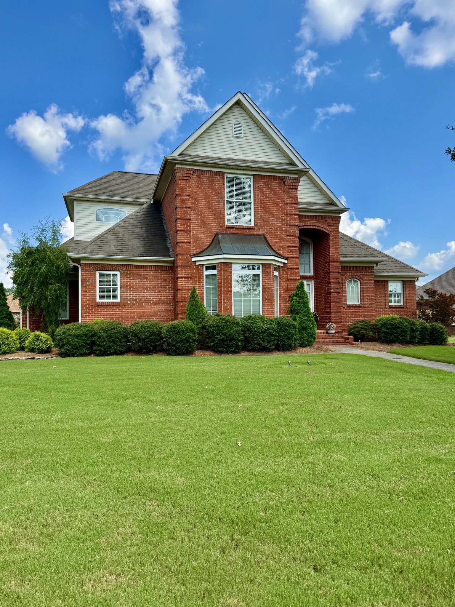 1852 Fairway Dr