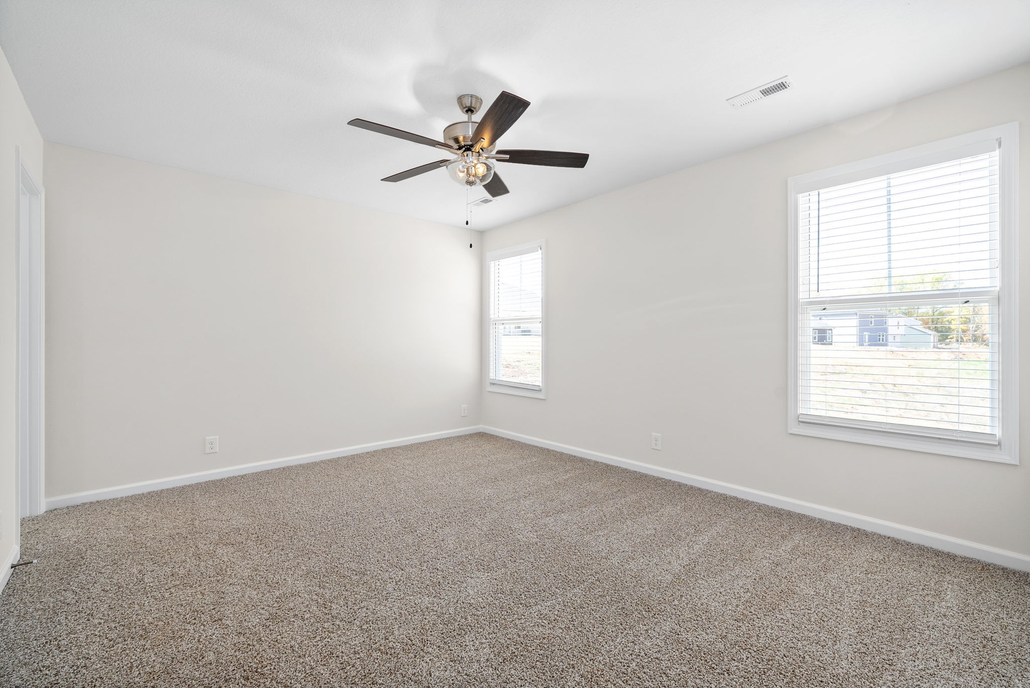 Clarksville, Tennessee 37043, United States, 3 Bedrooms Bedrooms, ,3 BathroomsBathrooms,Residential,Active,188741