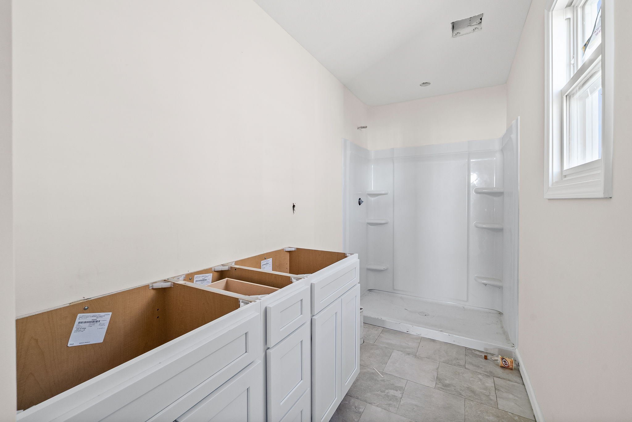 Clarksville, Tennessee 37043, United States, 3 Bedrooms Bedrooms, ,3 BathroomsBathrooms,Residential,Active,188741