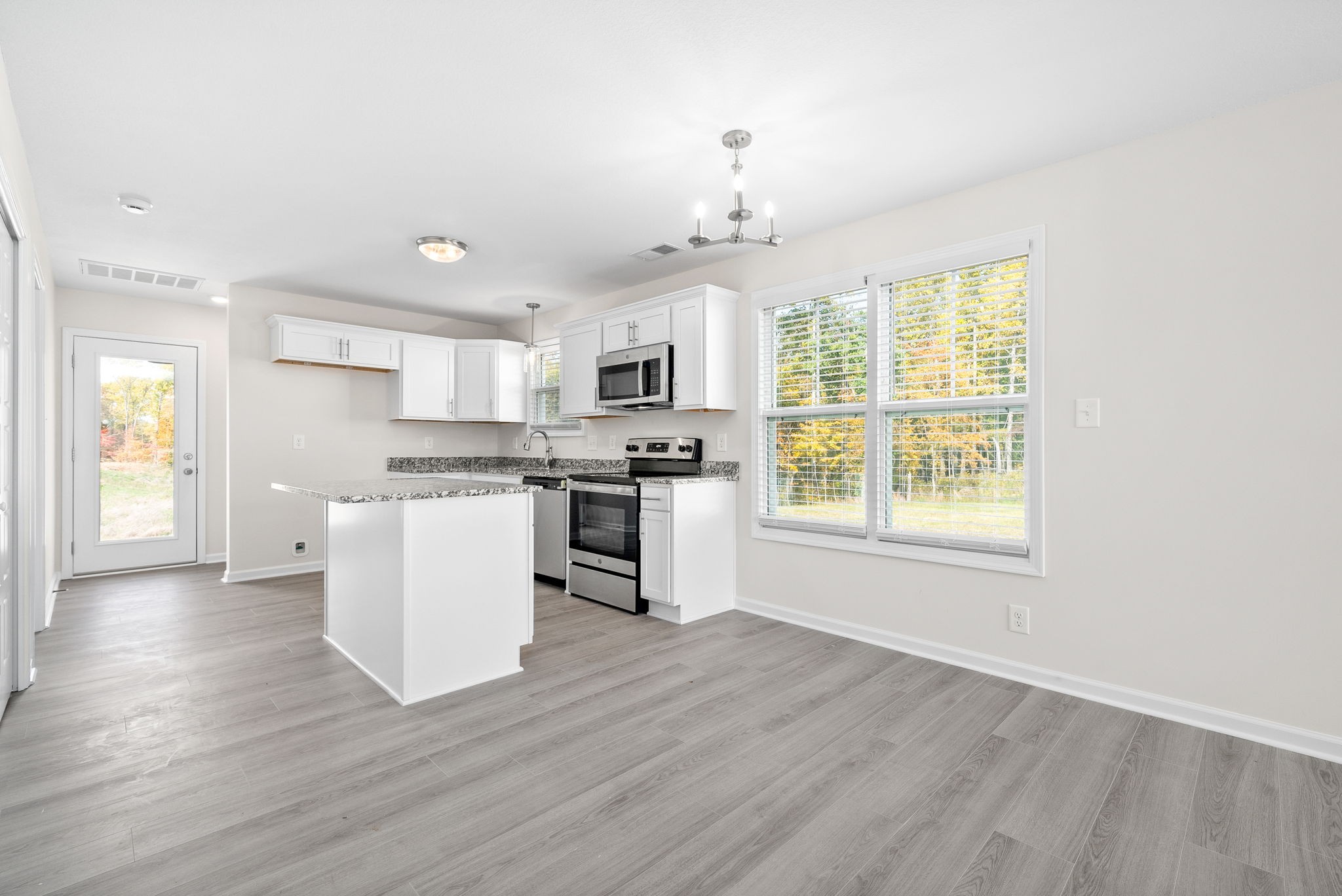 Clarksville, Tennessee 37043, United States, 3 Bedrooms Bedrooms, ,3 BathroomsBathrooms,Residential,Active,188741