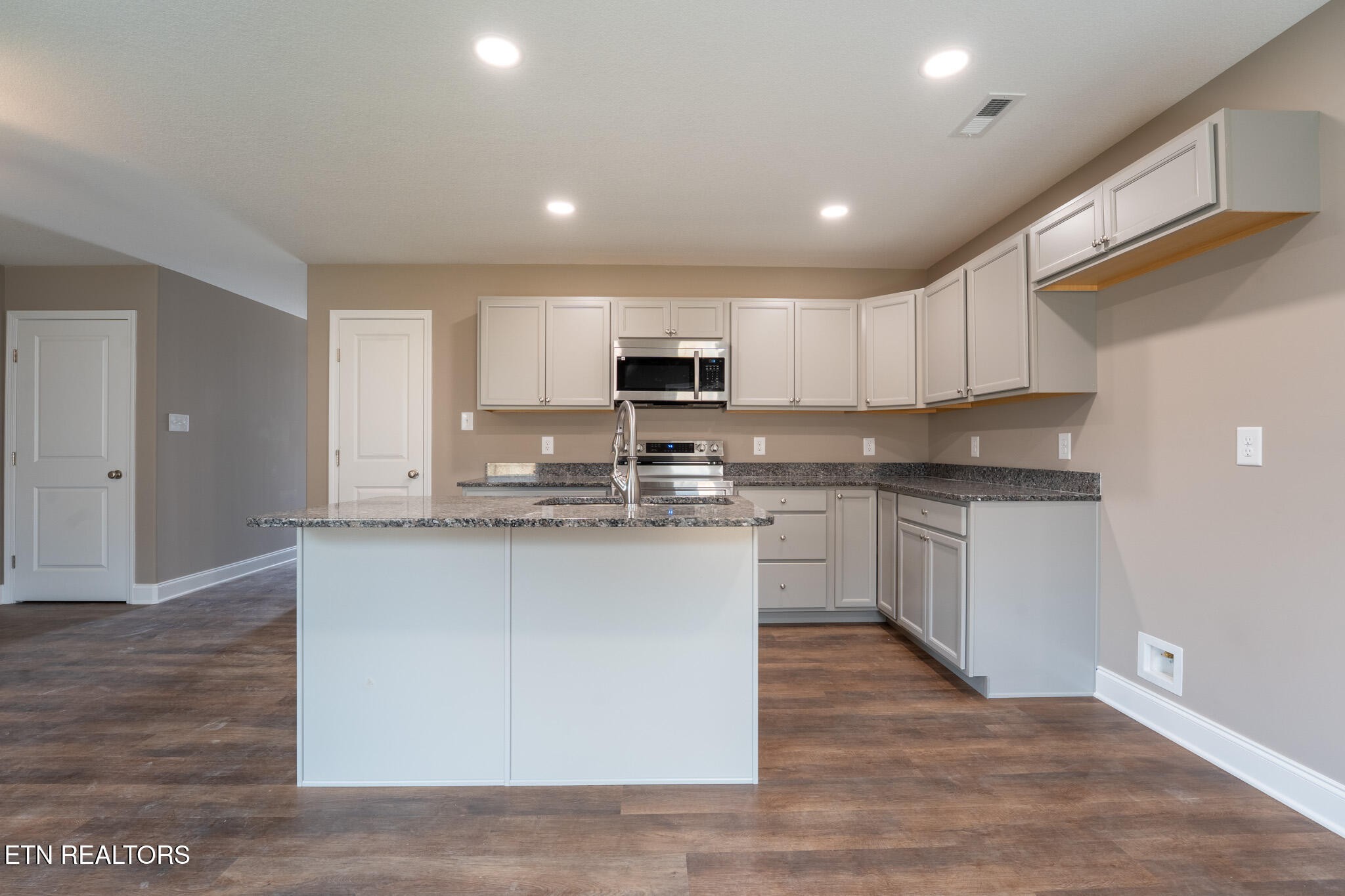 3523 Maggie Lynn Way 7