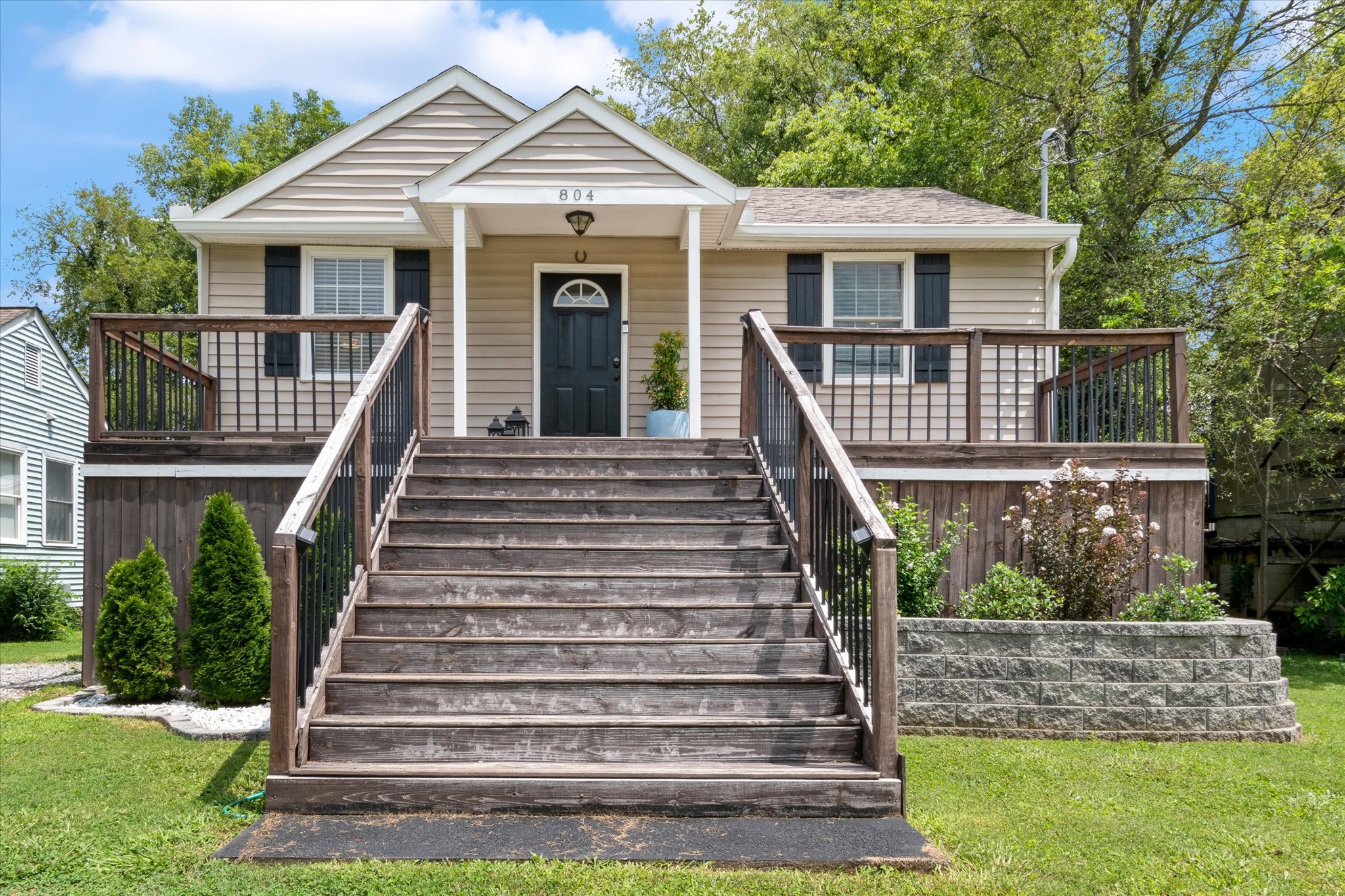 View Nashville, TN 37209 house
