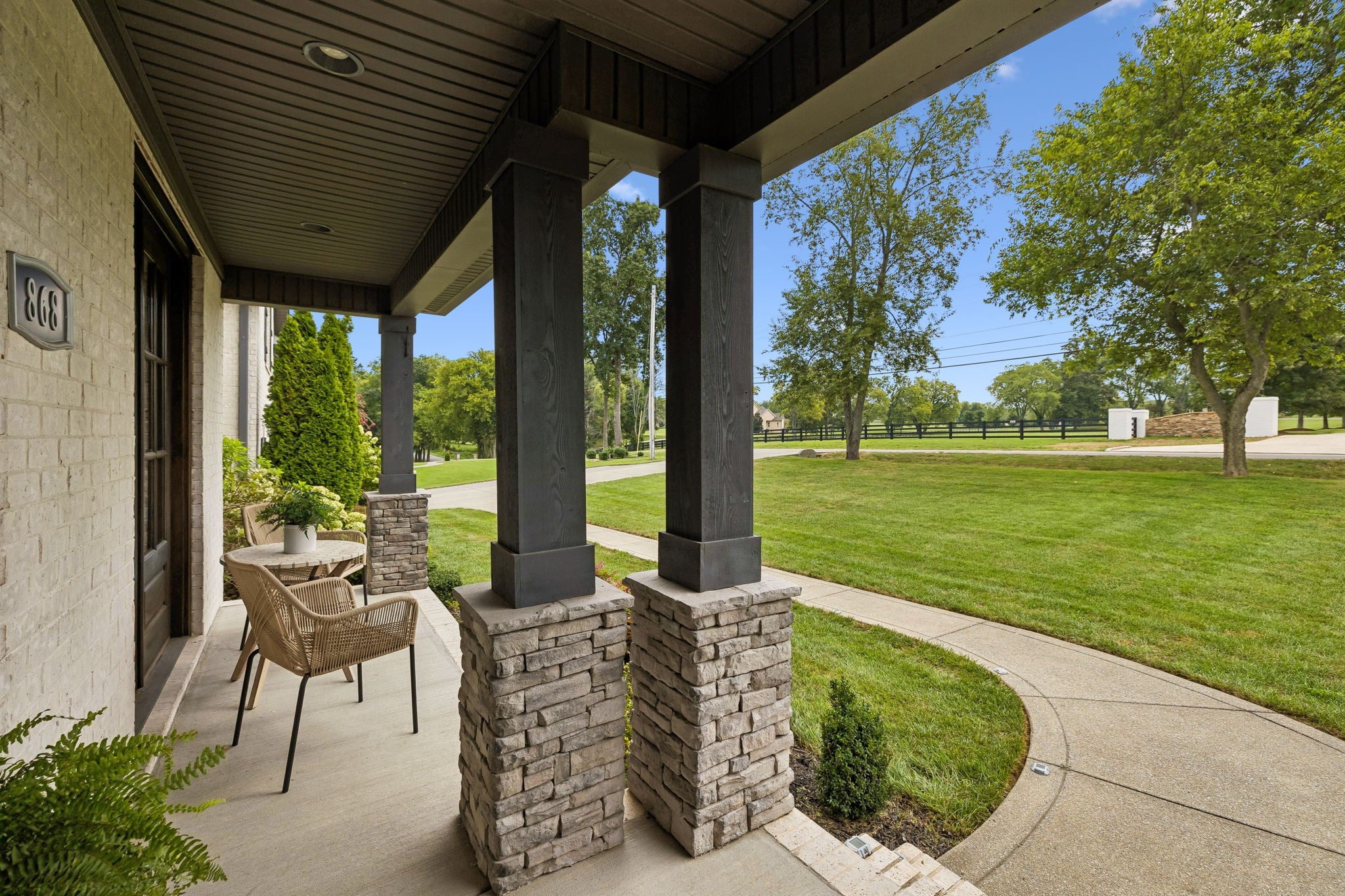 868 Douglas Bend Rd
