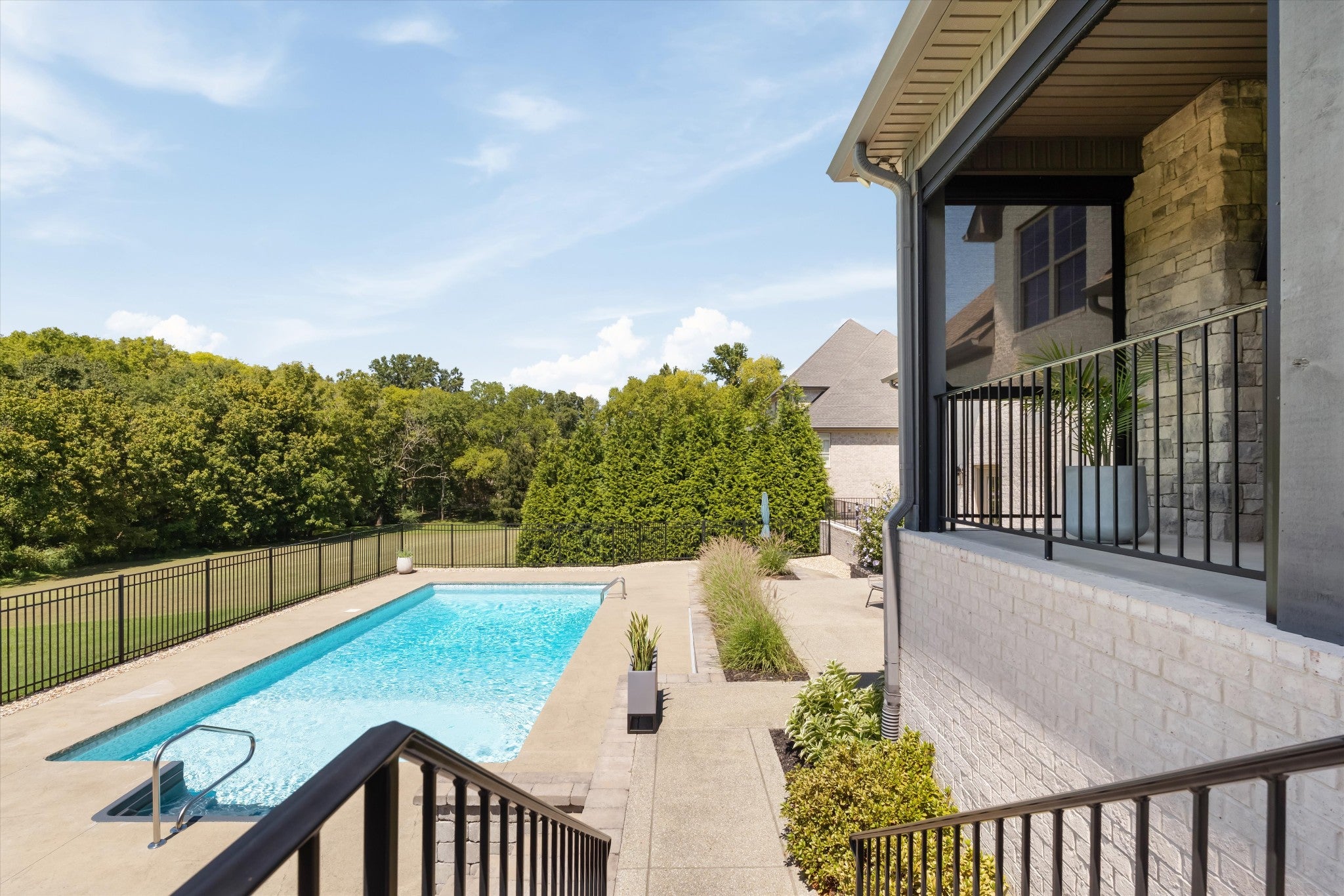 868 Douglas Bend Rd